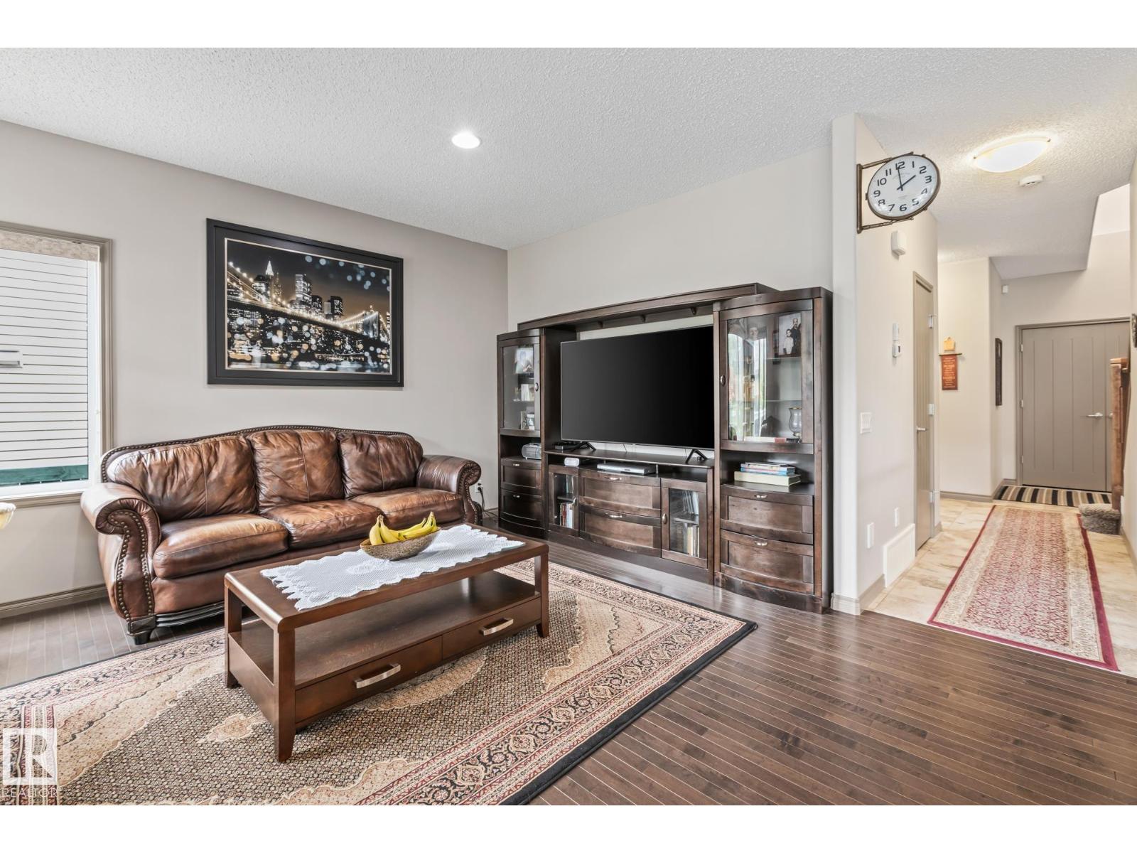 9520 206 ST NW, Edmonton