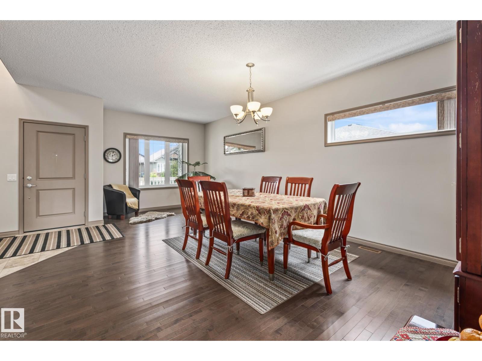 9520 206 ST NW, Edmonton