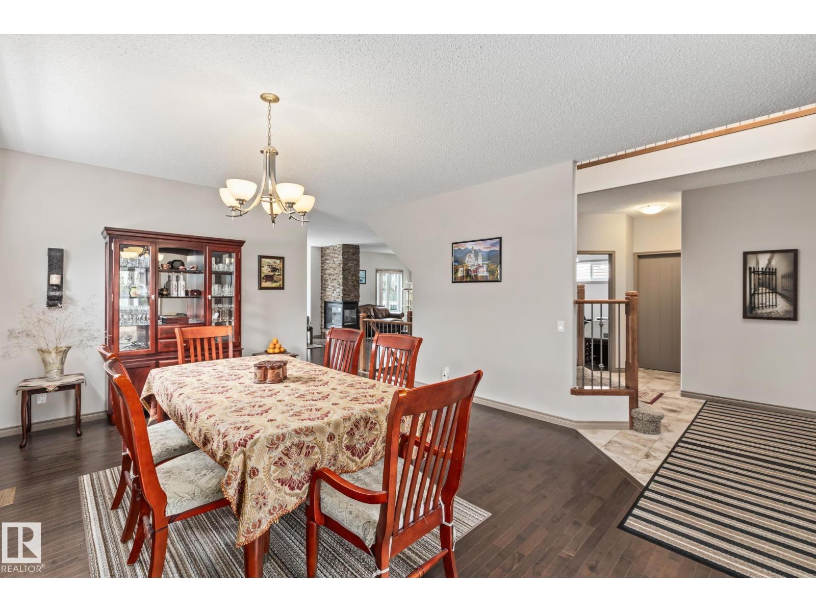 9520 206 ST NW, Edmonton