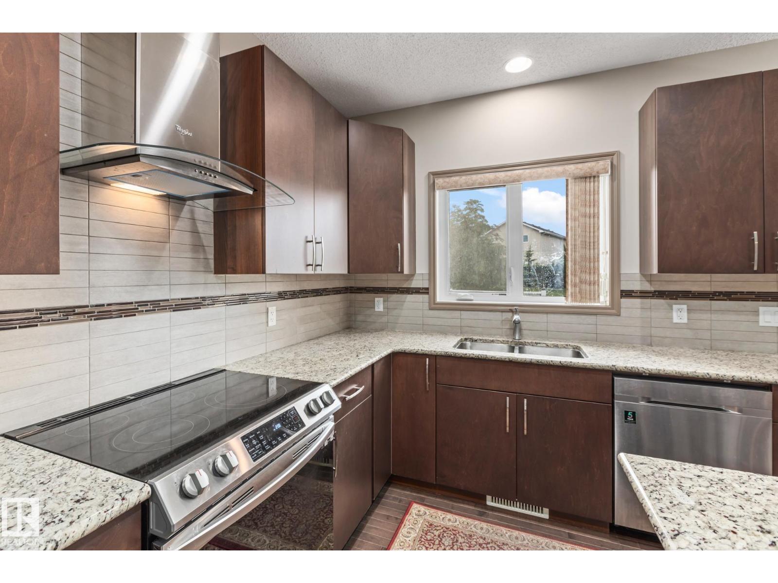 9520 206 ST NW, Edmonton