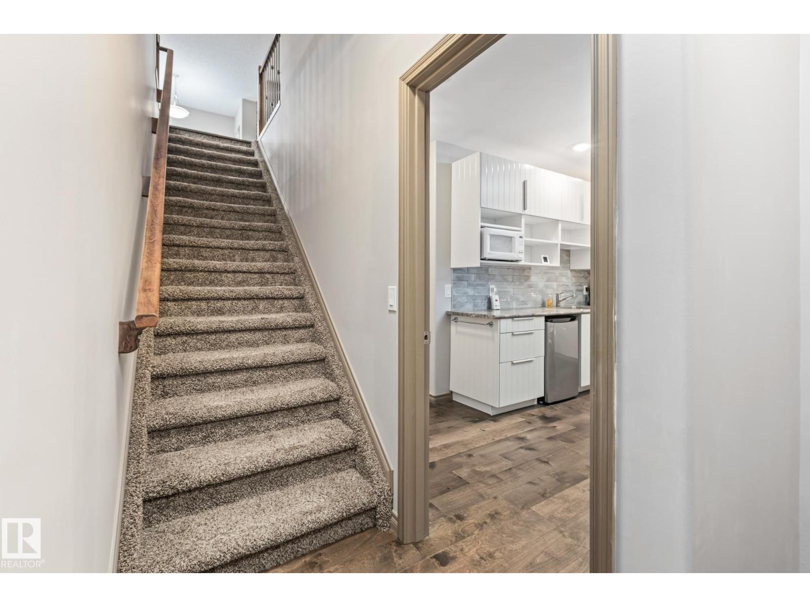 9520 206 ST NW, Edmonton