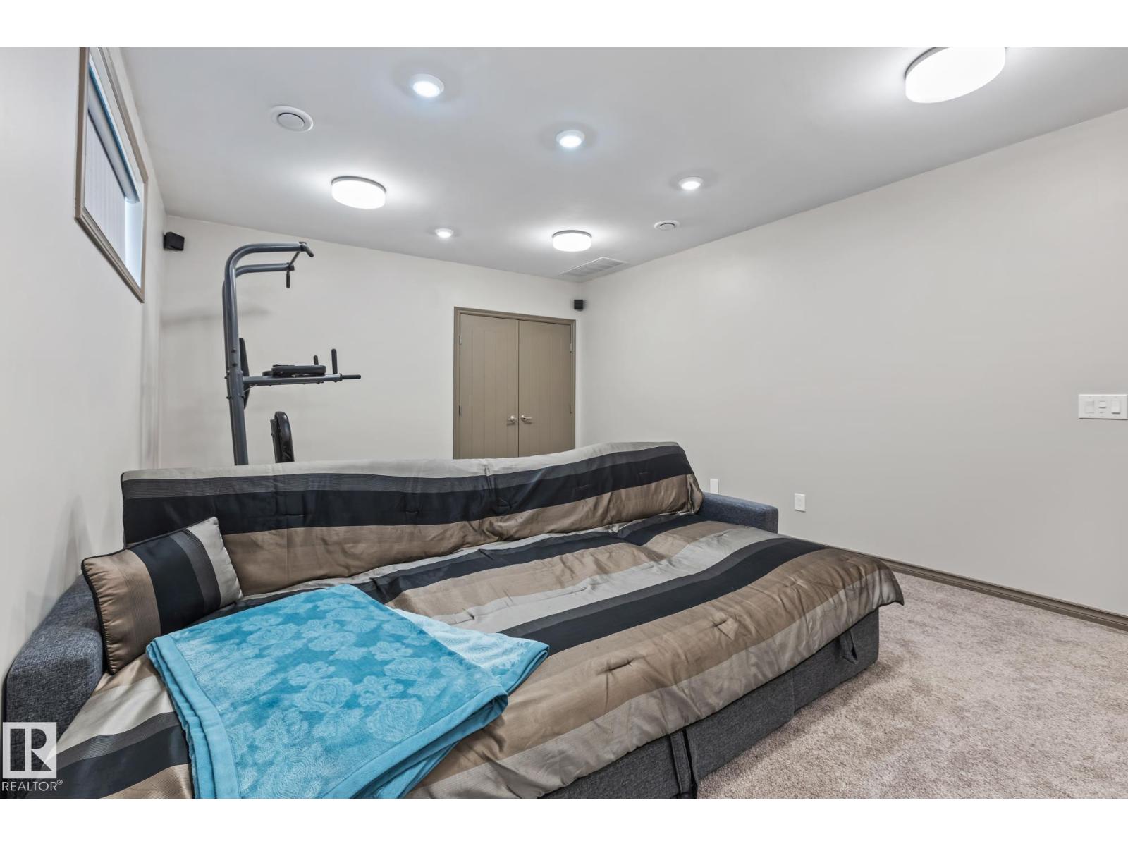 9520 206 ST NW, Edmonton