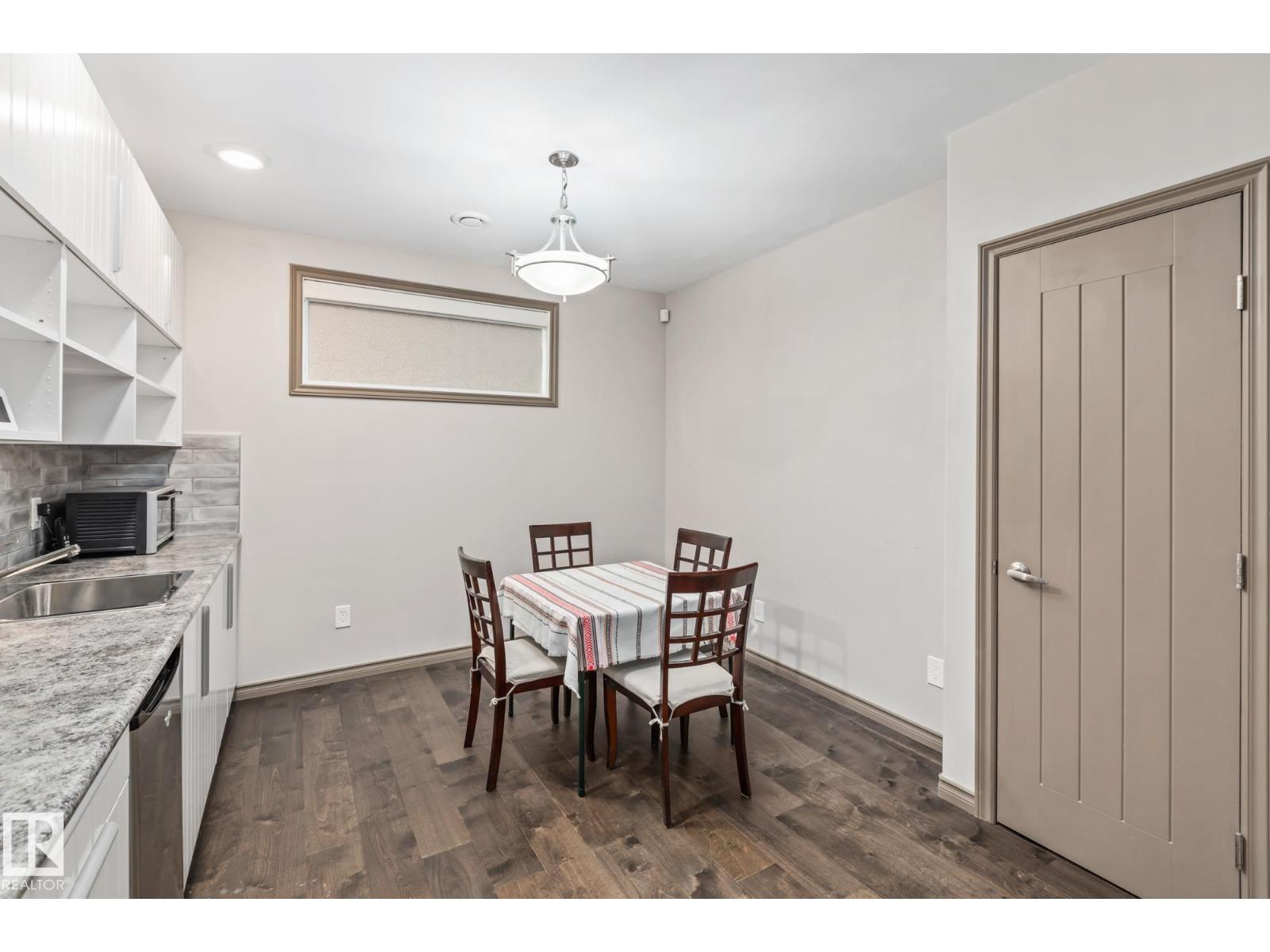 9520 206 ST NW, Edmonton