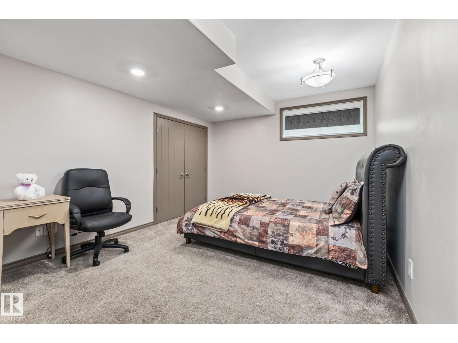 9520 206 ST NW, Edmonton