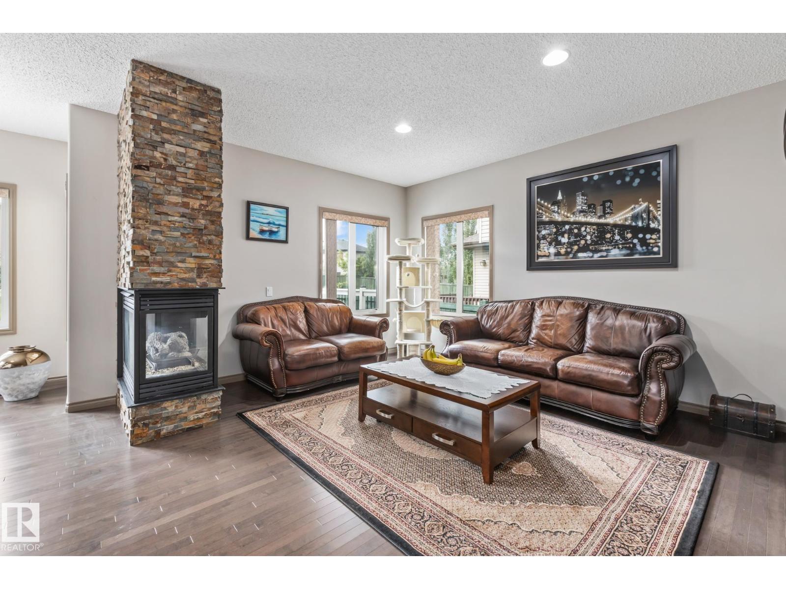 9520 206 ST NW, Edmonton