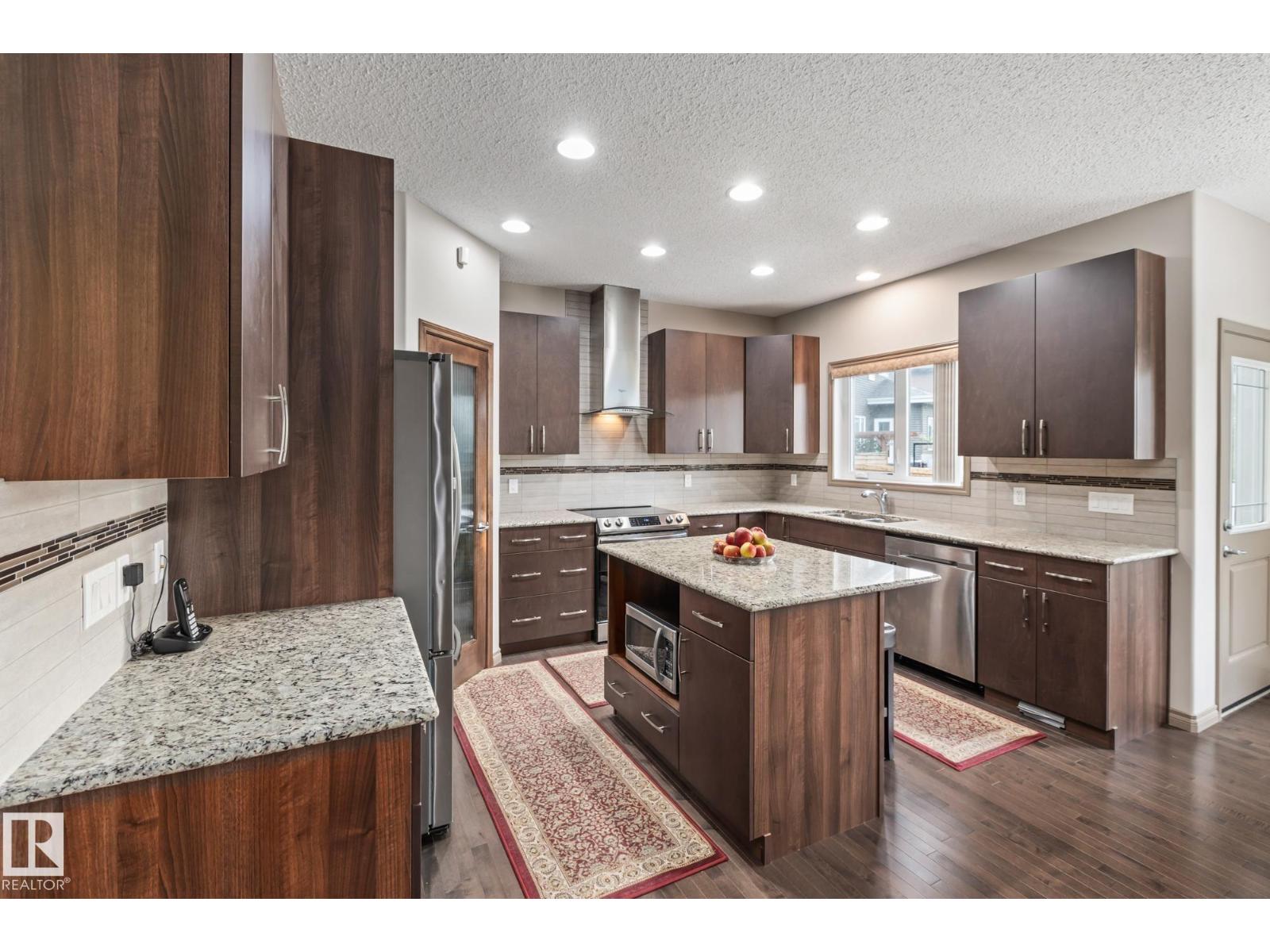 9520 206 ST NW, Edmonton