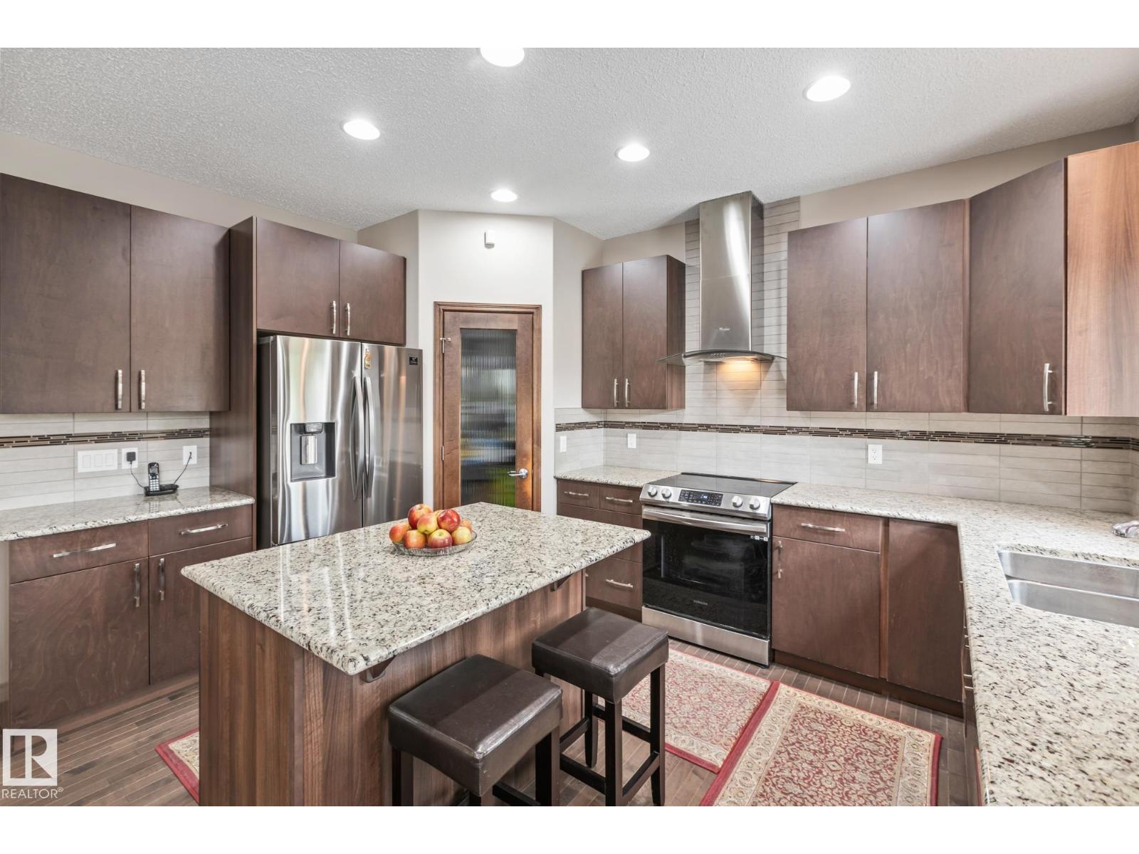 9520 206 ST NW, Edmonton