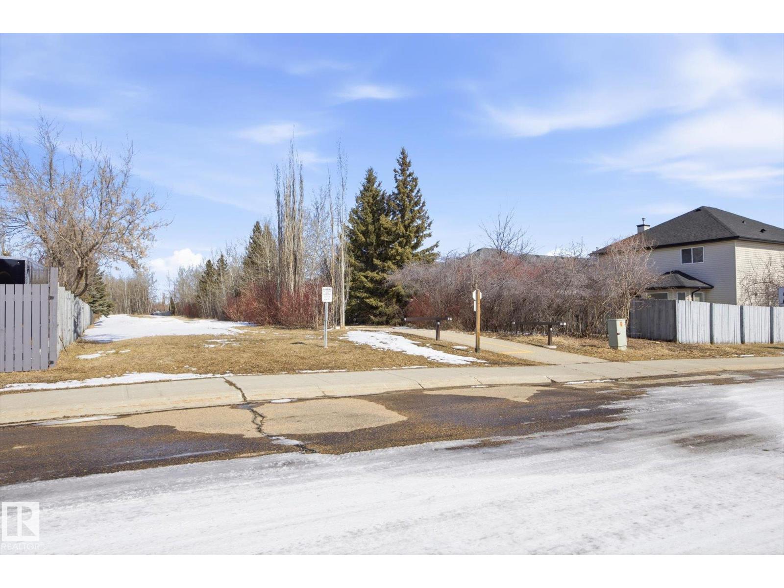 201 FOXBORO CT, Sherwood Park