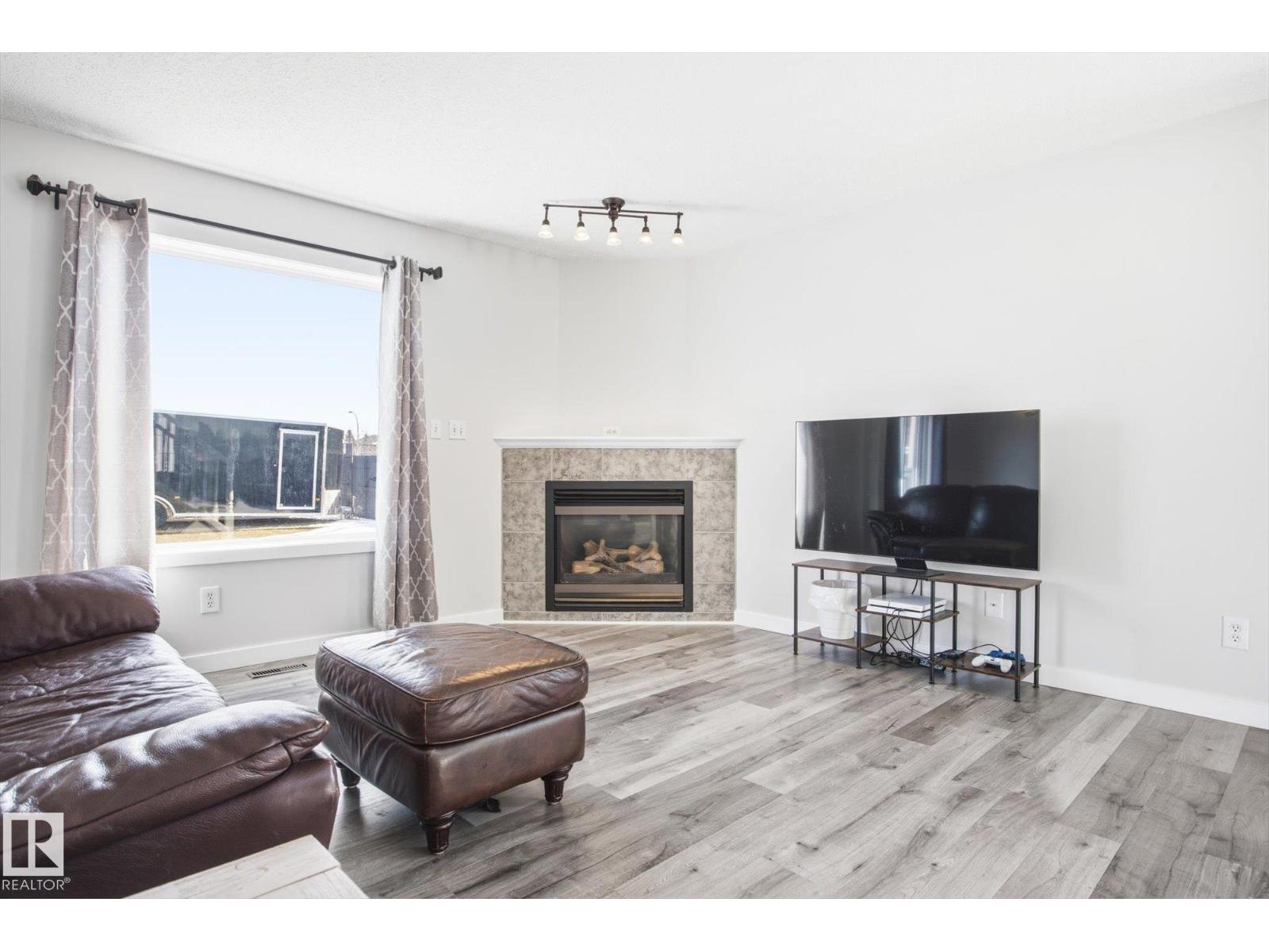 201 FOXBORO CT, Sherwood Park