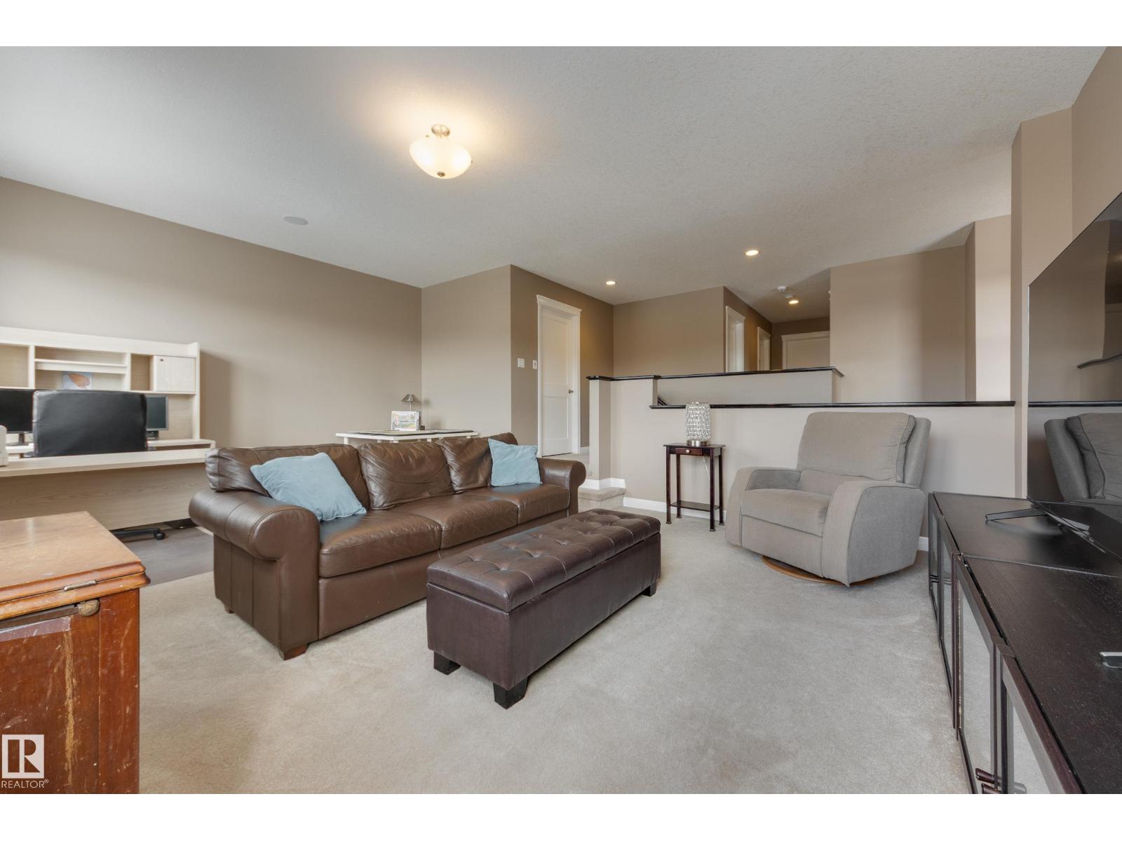 3825 Agar Green SW, Edmonton