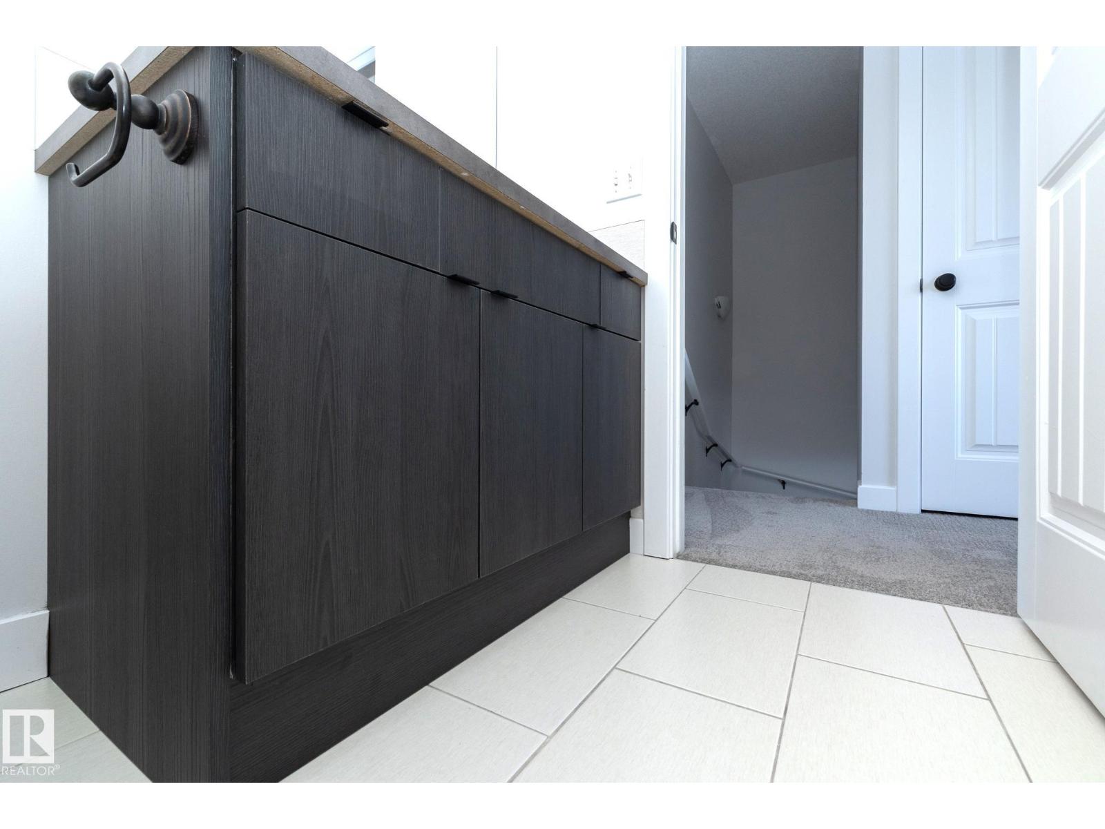 197 BIRCHWOOD CL, Devon