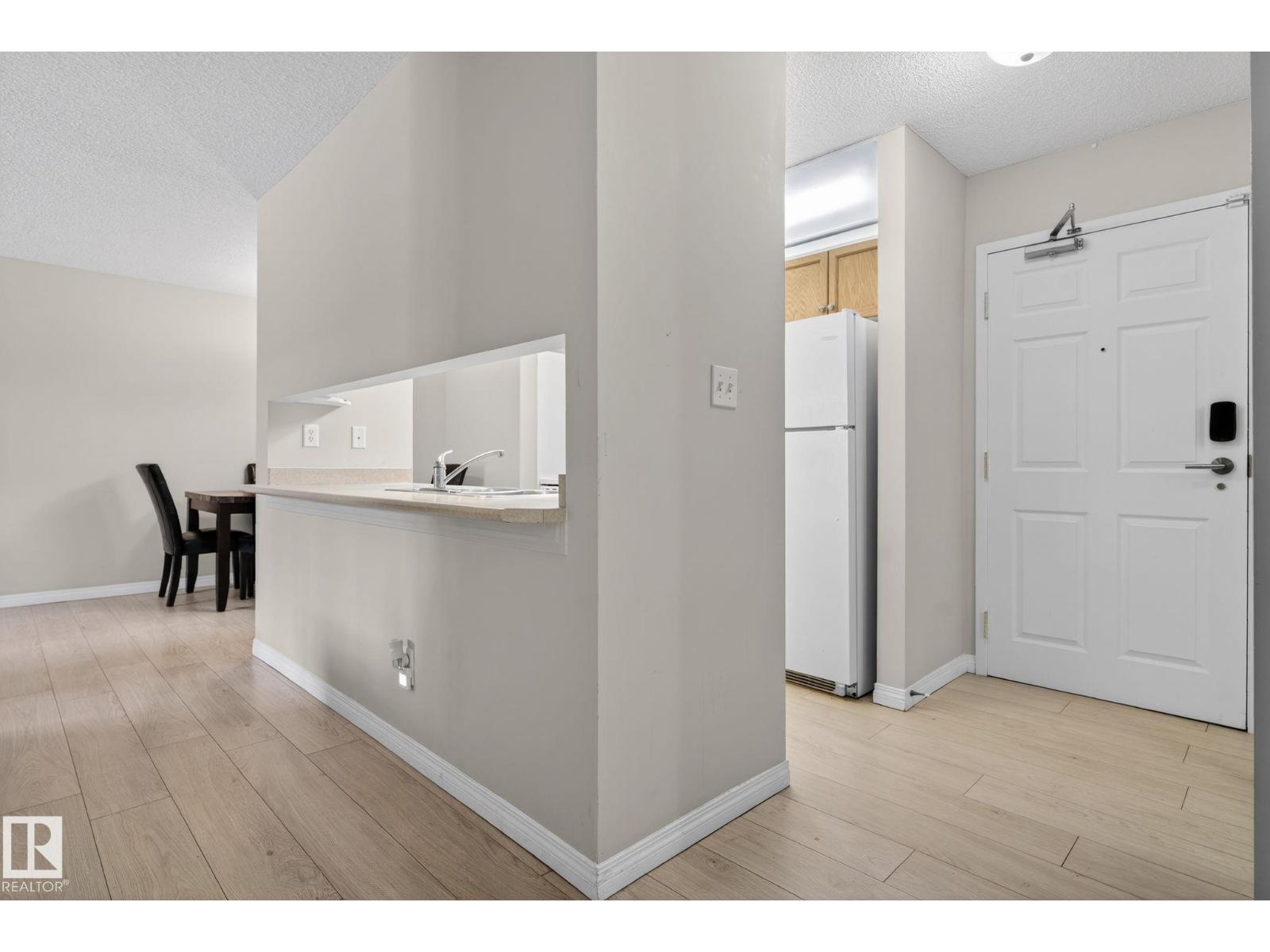 #129 4210 139 AV NW, Edmonton