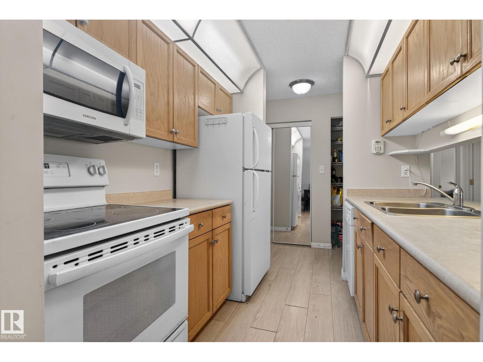 #129 4210 139 AV NW, Edmonton