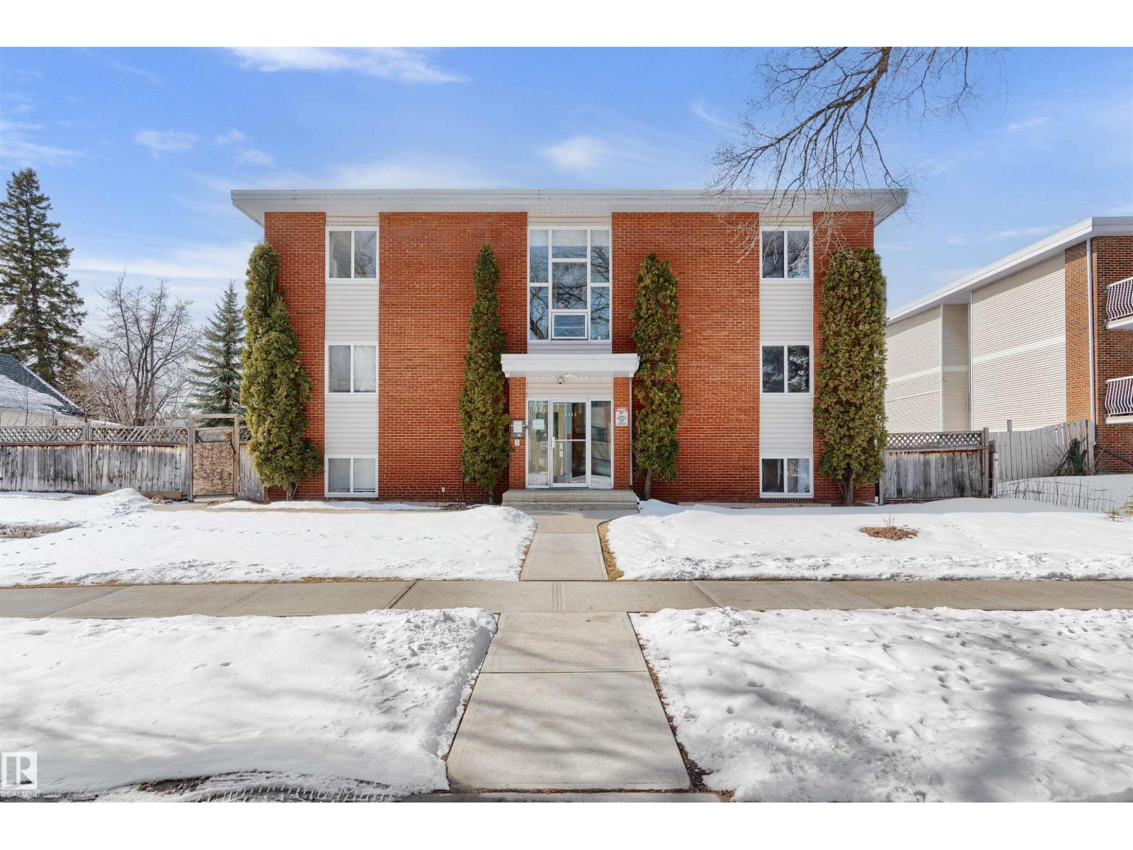 #18 10812 115 ST NW, Edmonton