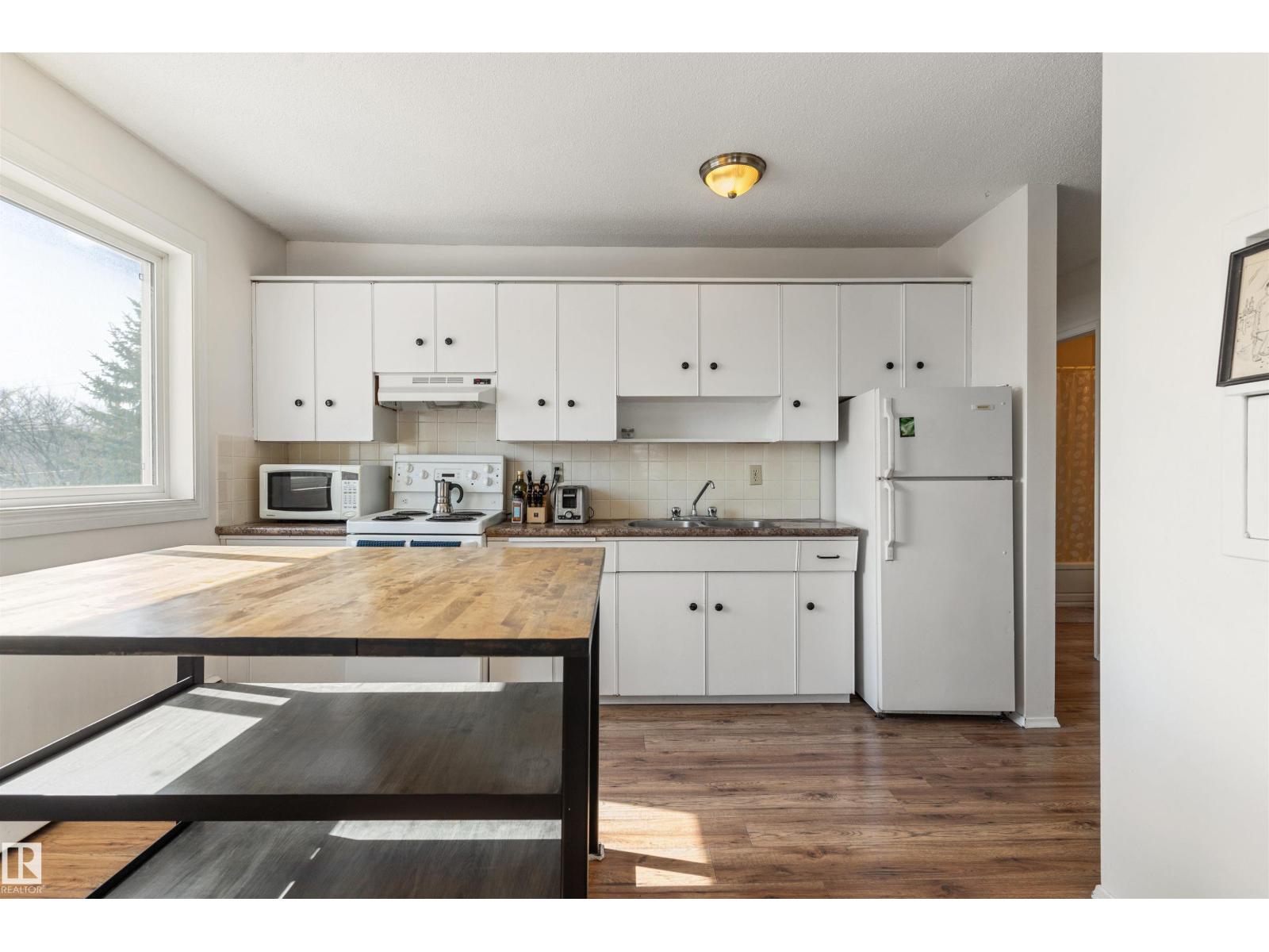 #18 10812 115 ST NW, Edmonton