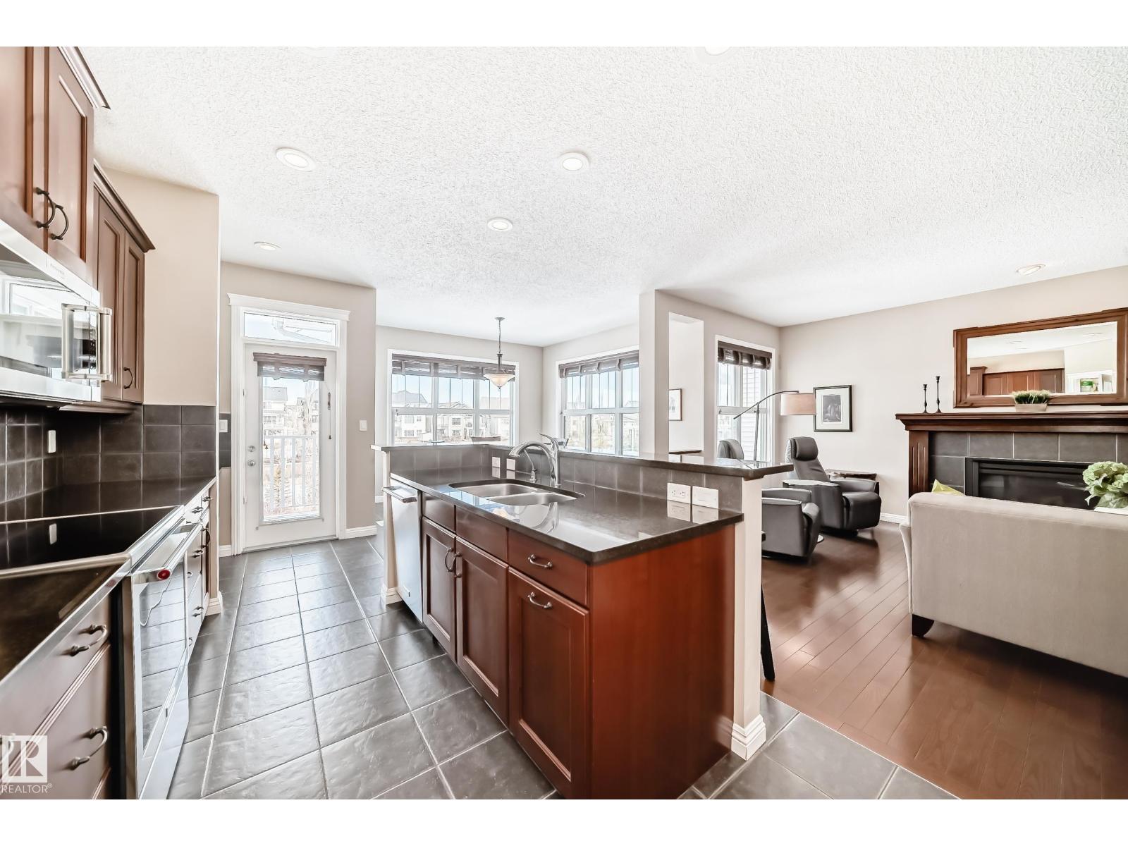 2326 FREZENBERG AV NW, Edmonton