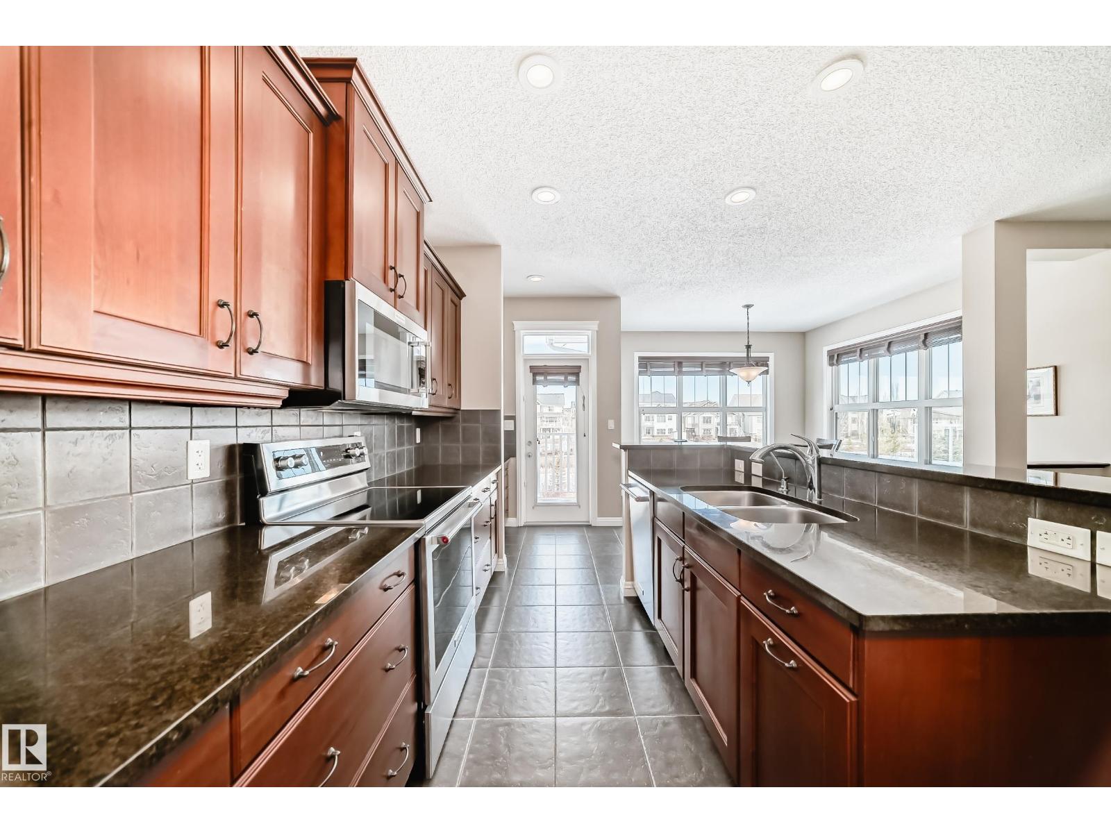 2326 FREZENBERG AV NW, Edmonton