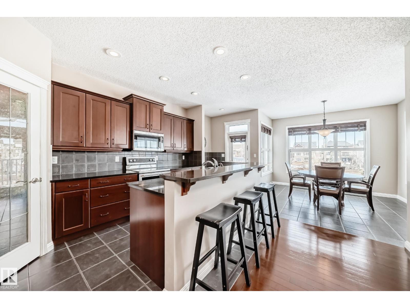 2326 FREZENBERG AV NW, Edmonton