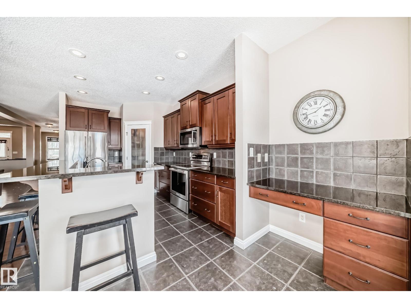 2326 FREZENBERG AV NW, Edmonton