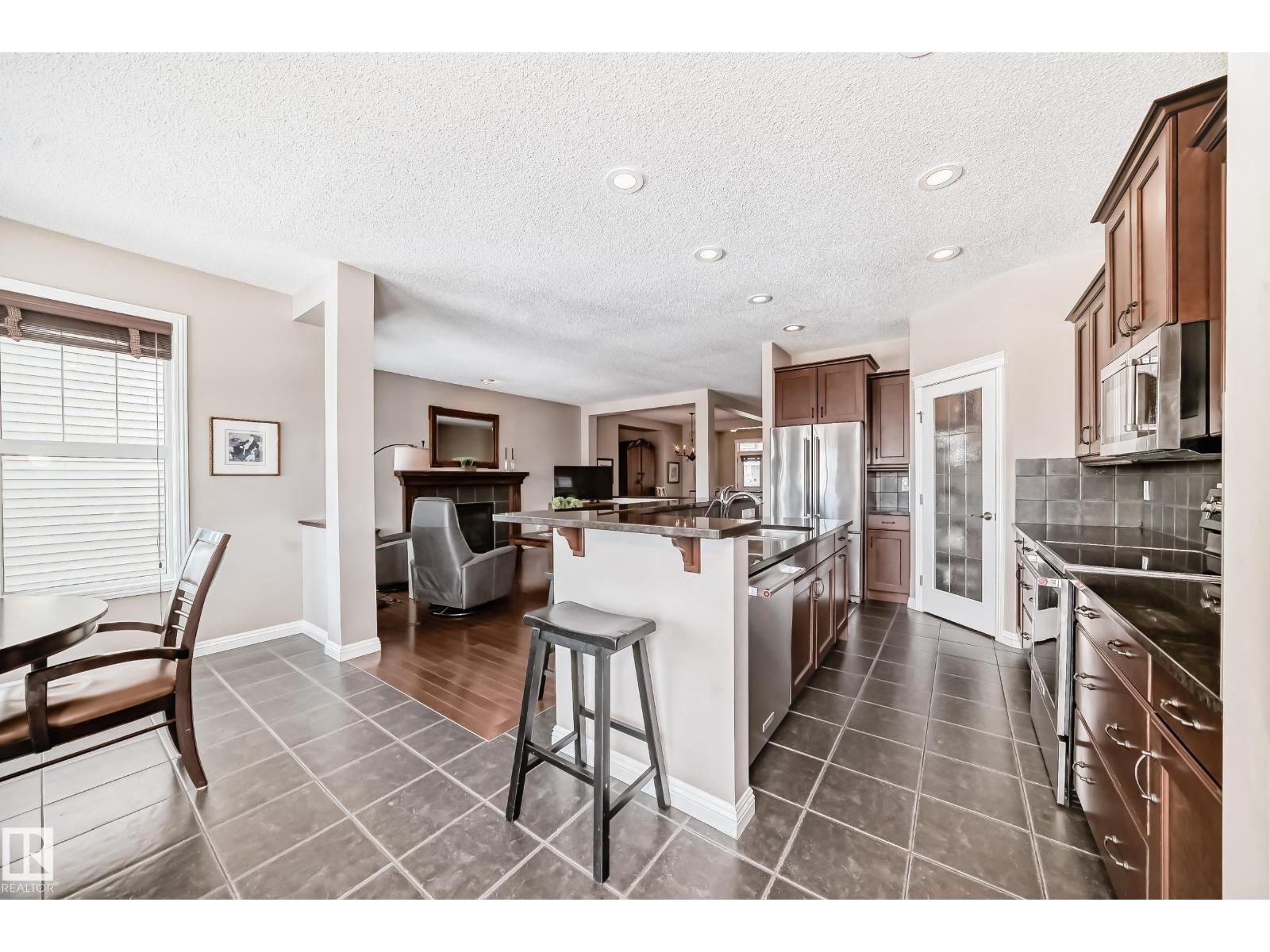 2326 FREZENBERG AV NW, Edmonton