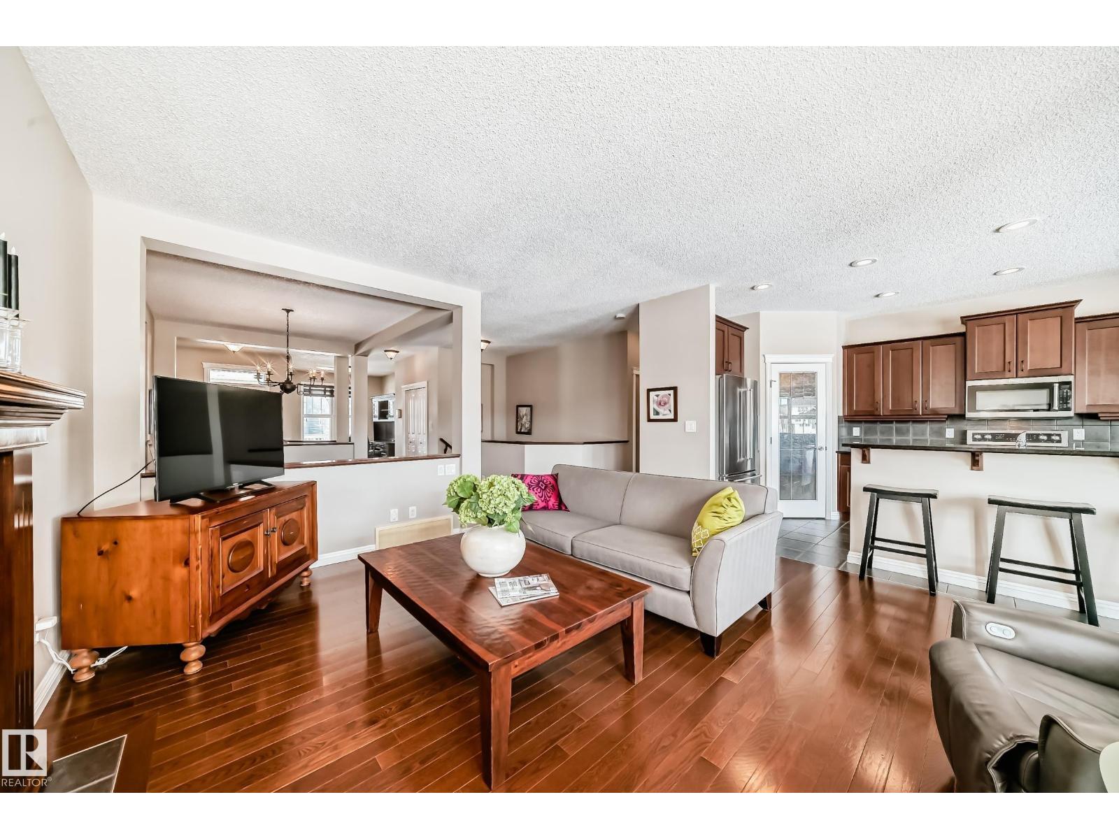 2326 FREZENBERG AV NW, Edmonton