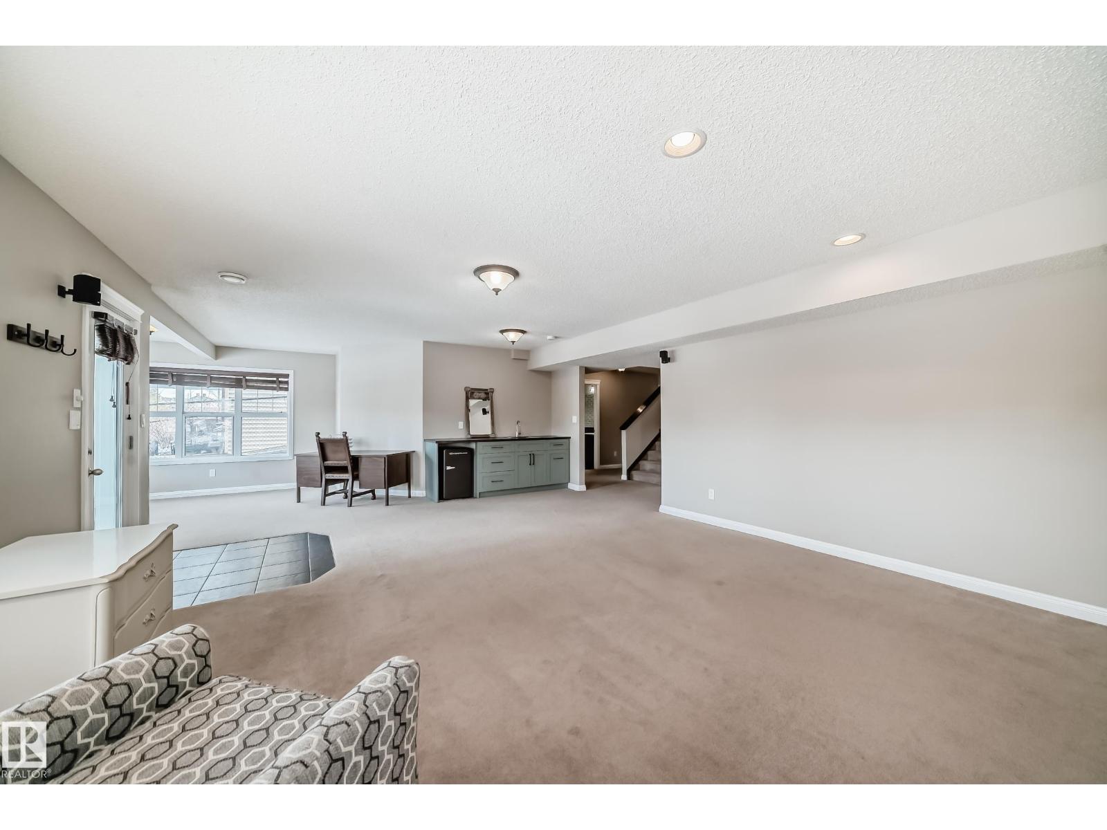 2326 FREZENBERG AV NW, Edmonton