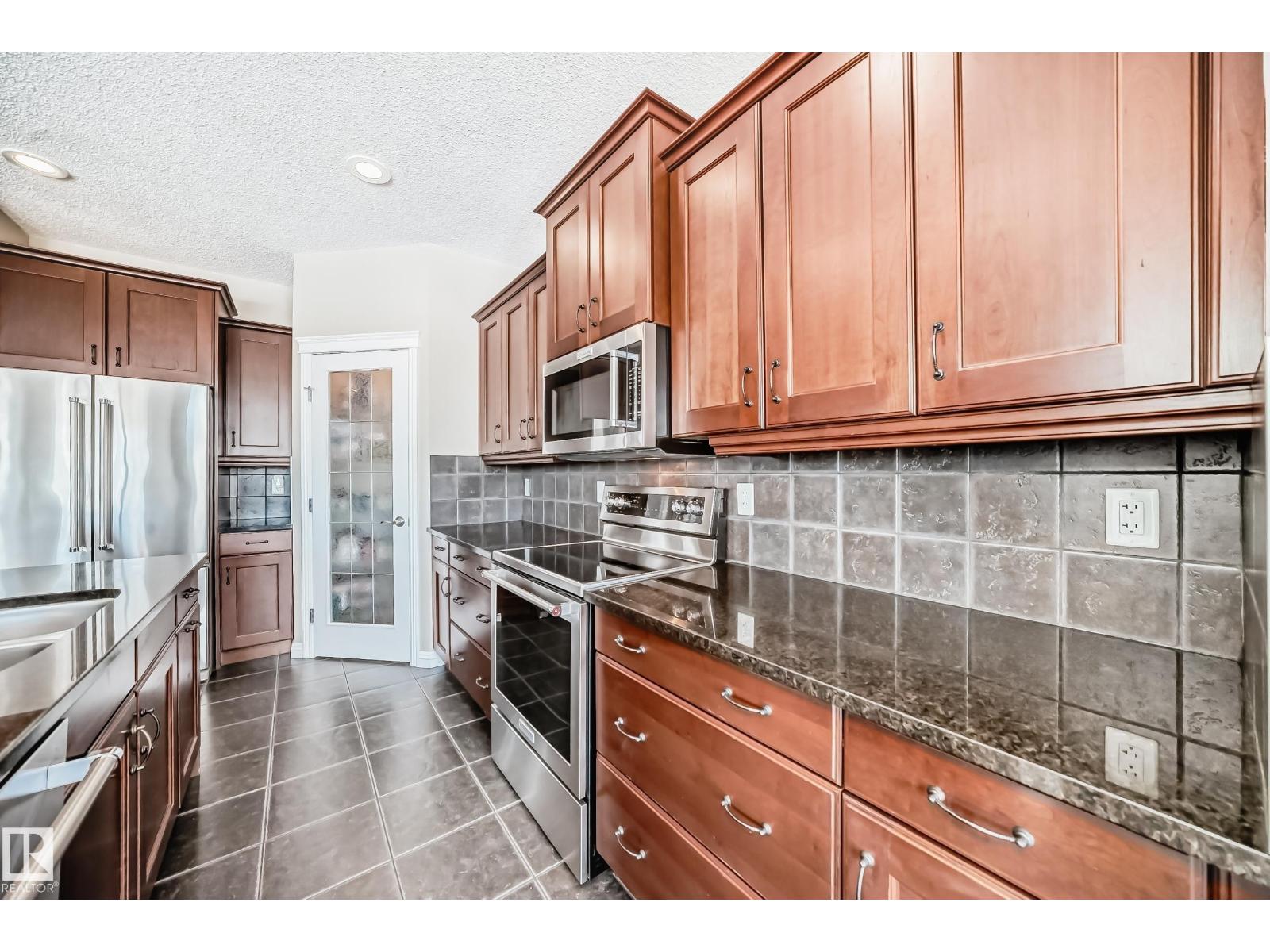 2326 FREZENBERG AV NW, Edmonton