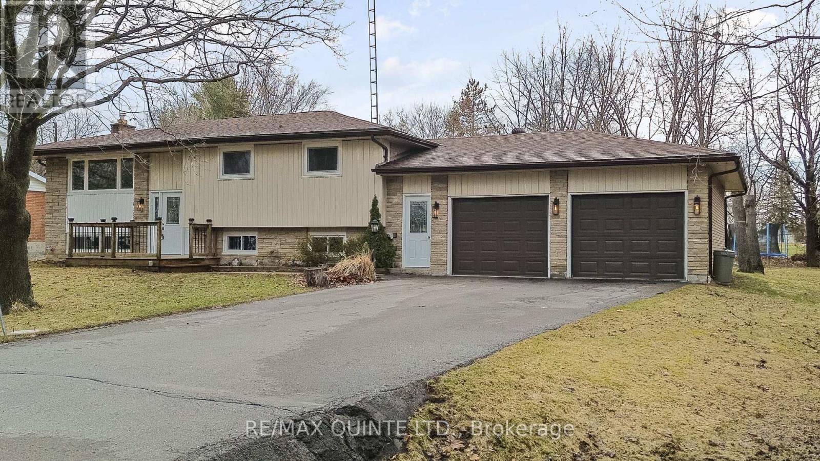20 TAYLOR DRIVE, Prince Edward County (Ameliasburg Ward), Ontario