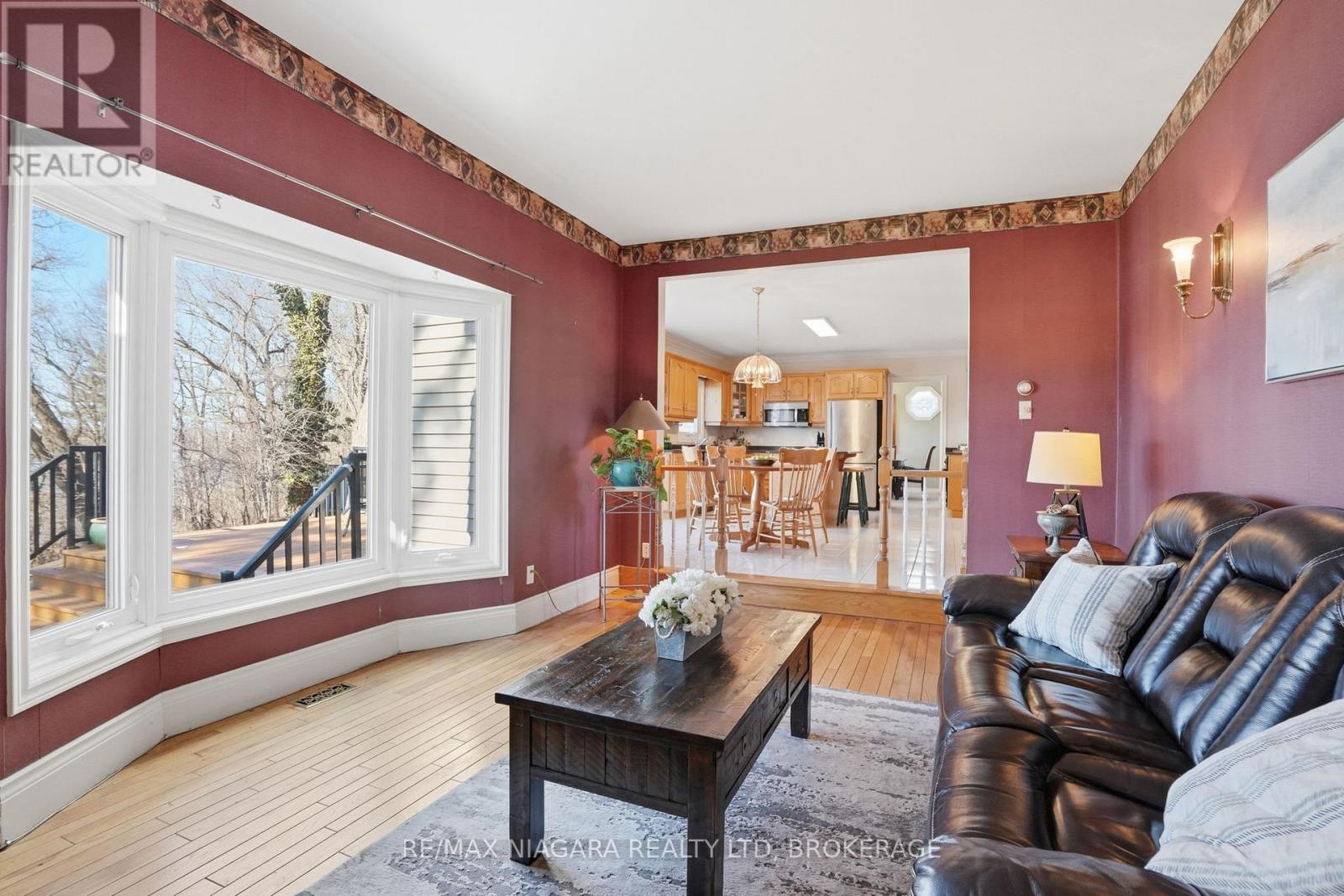 50 HENLEY DRIVE - 13