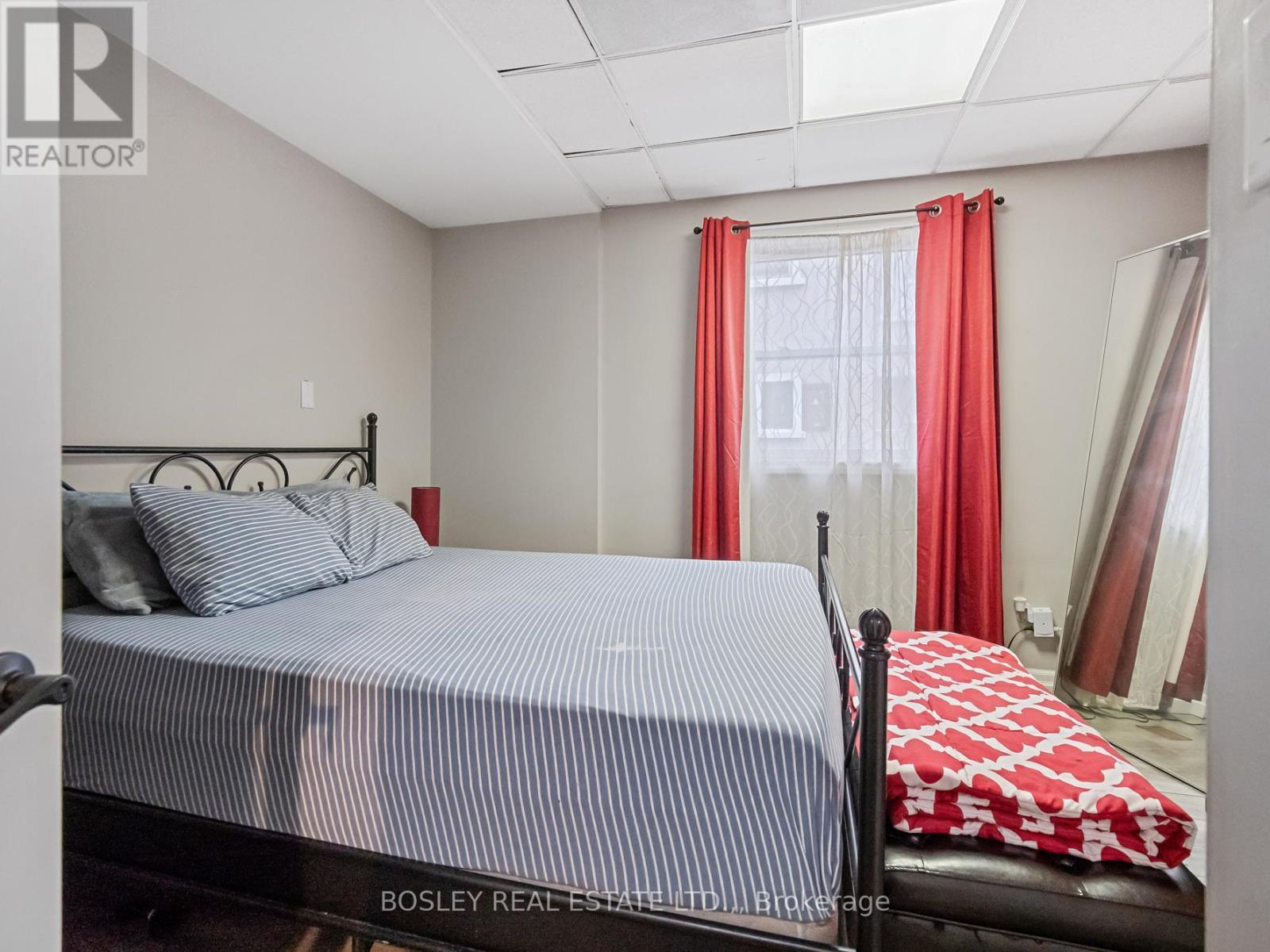 121 OAKDALE AVENUE - 19