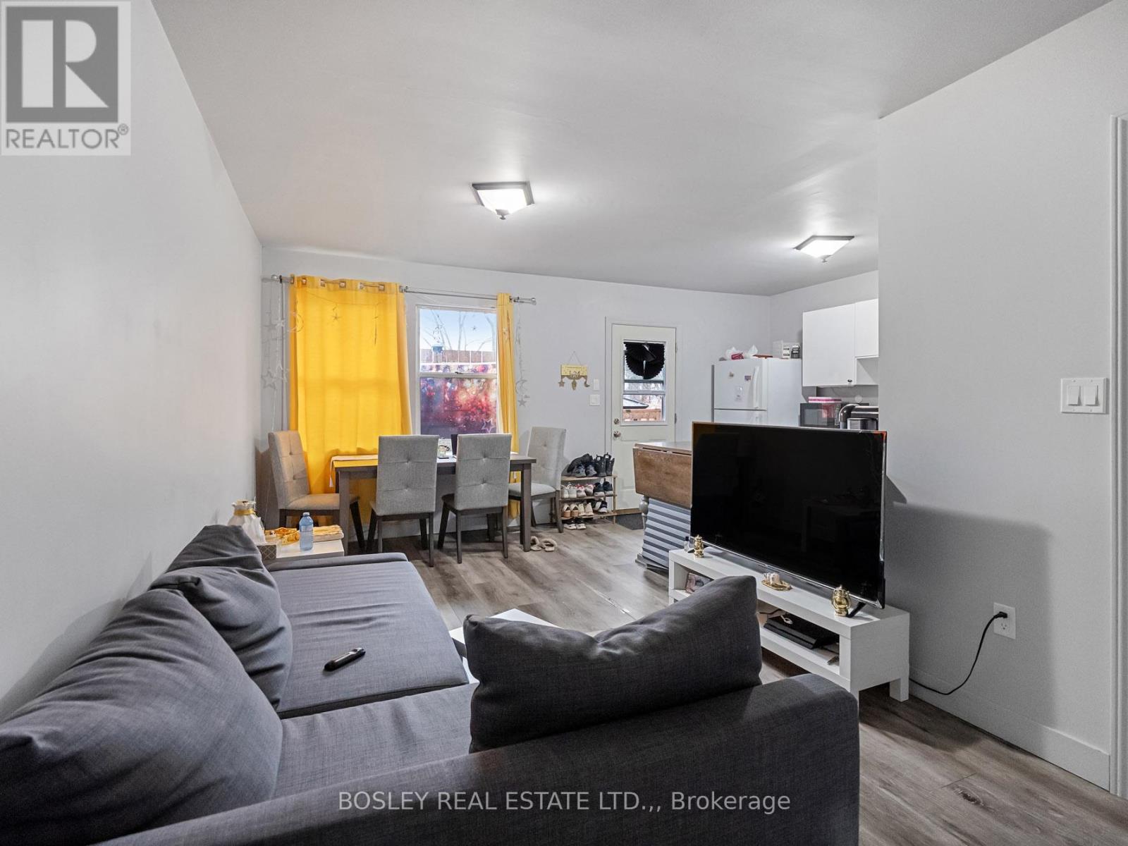 121 OAKDALE AVENUE - 24