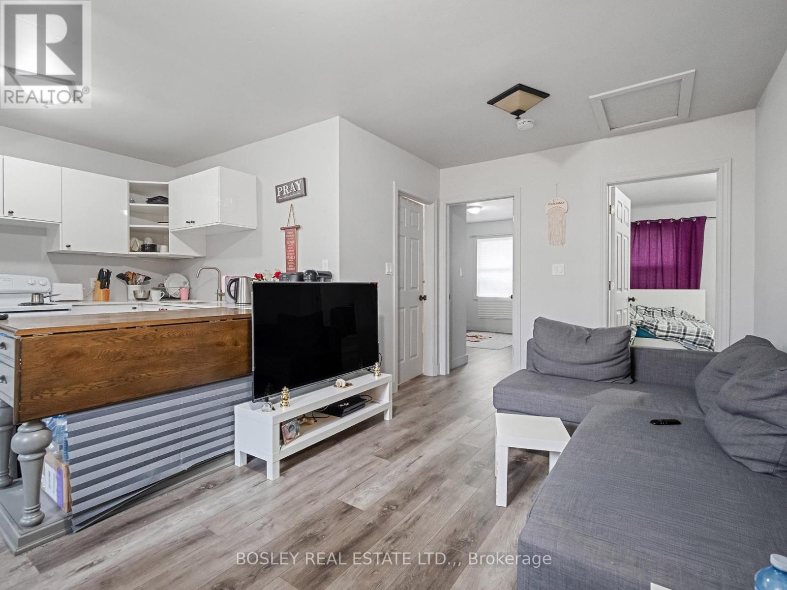 121 OAKDALE AVENUE - 25