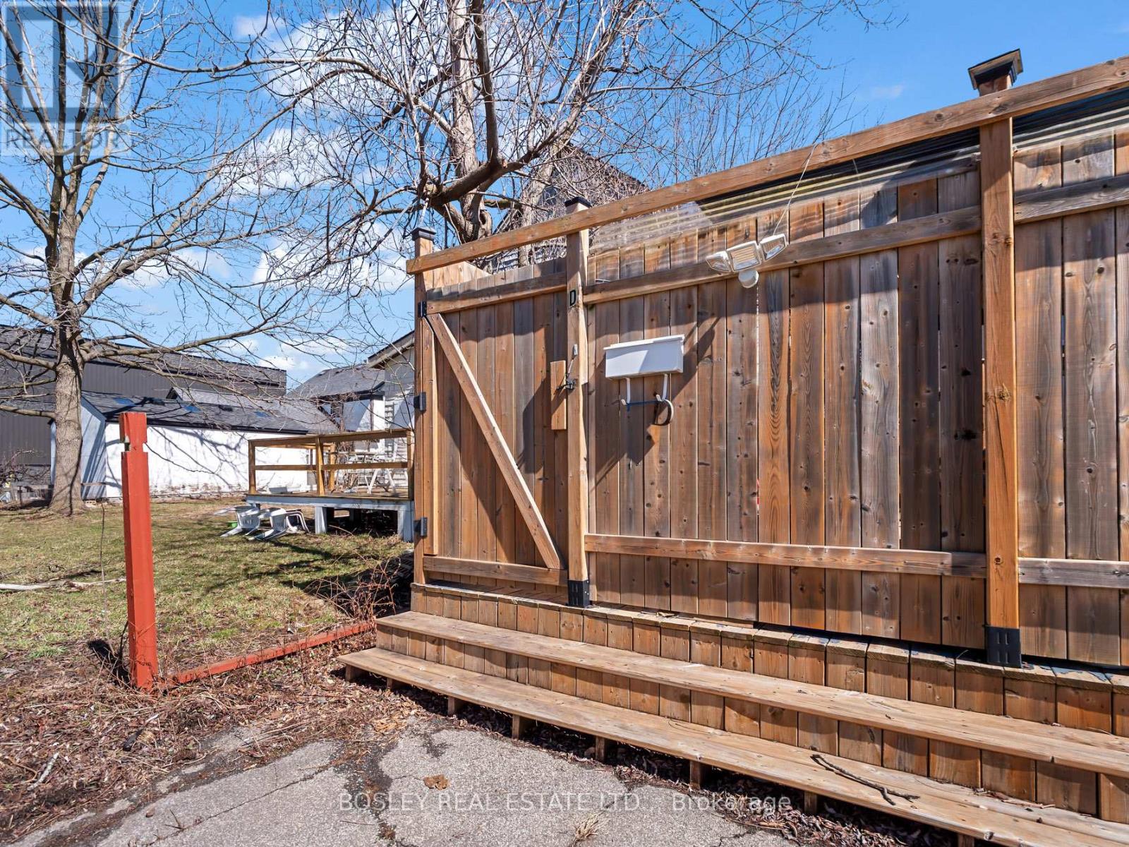 121 OAKDALE AVENUE - 34