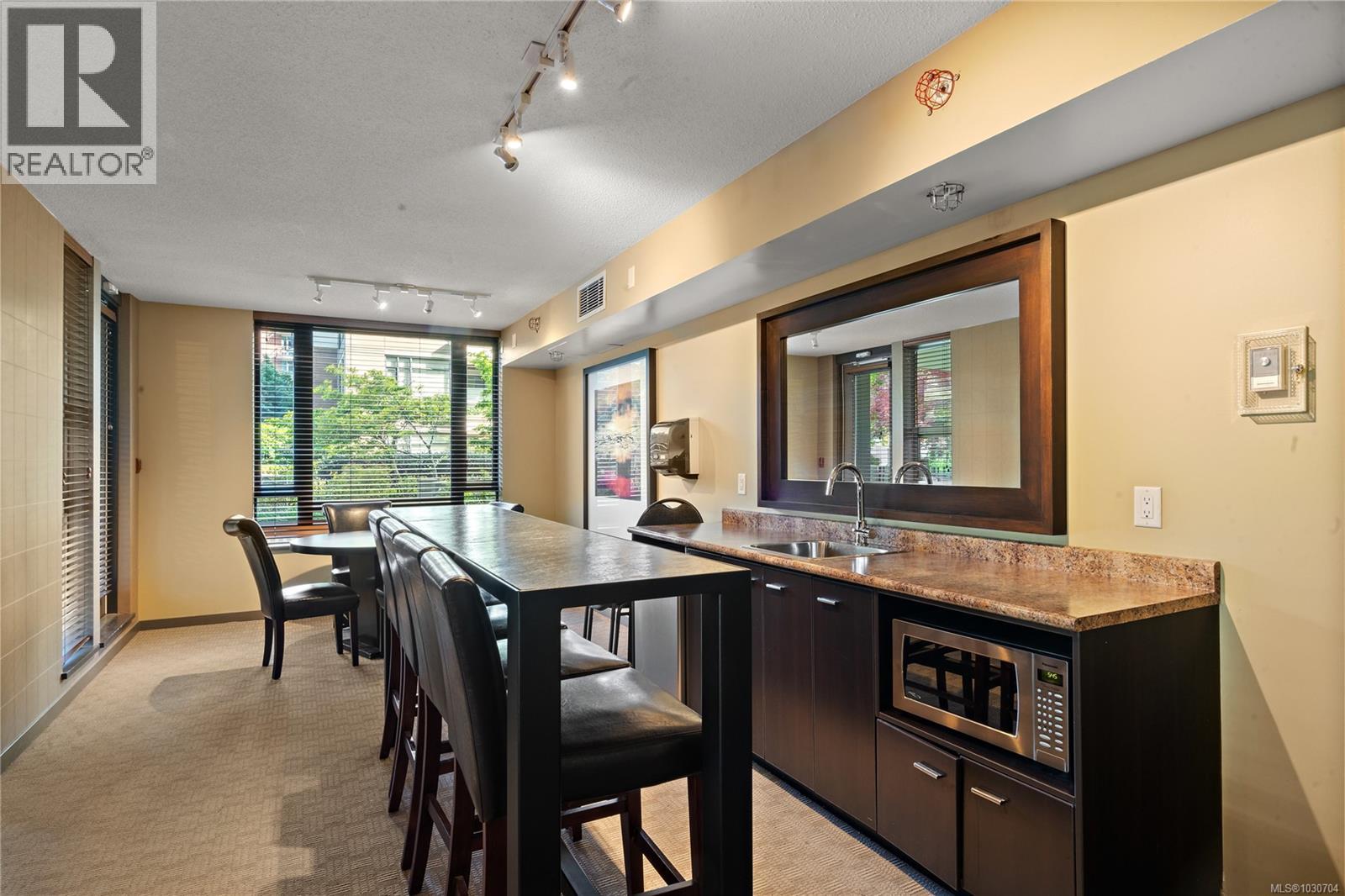 2001 751 Fairfield Road, Victoria