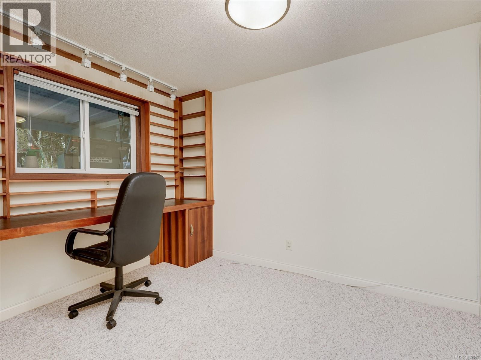  10720 Derrick Road, North Saanich