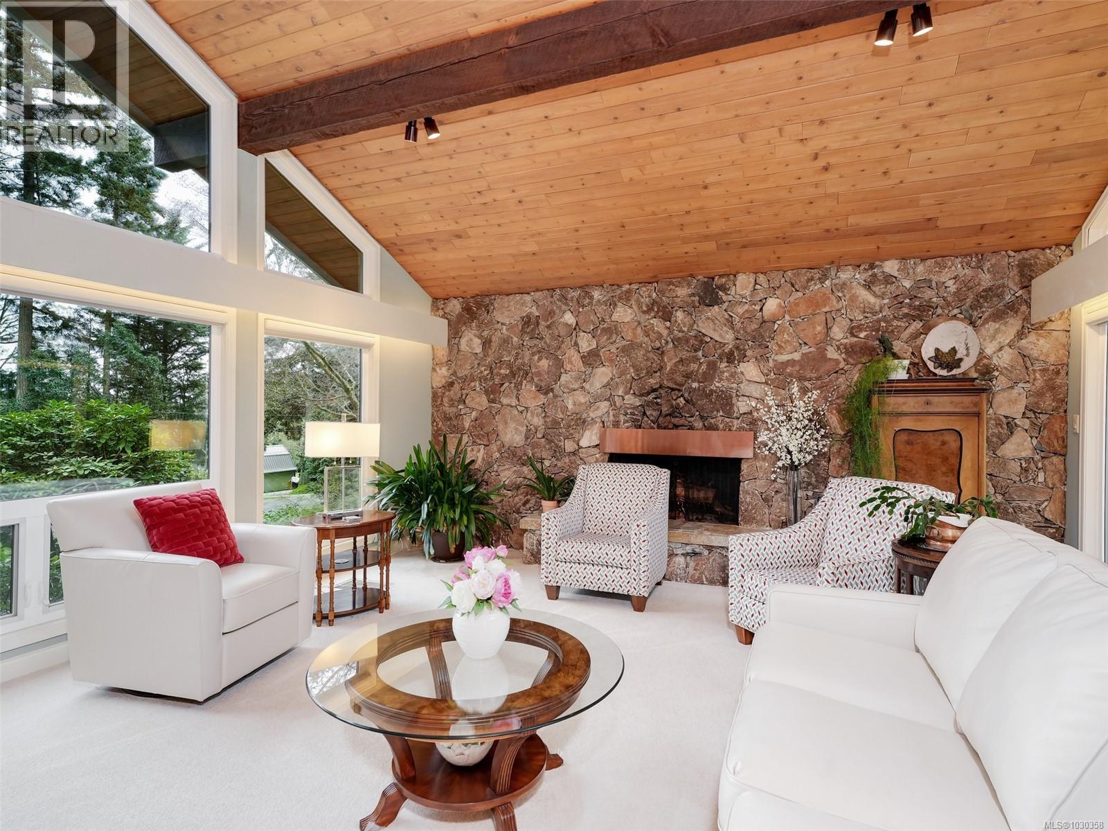  10720 Derrick Road, North Saanich