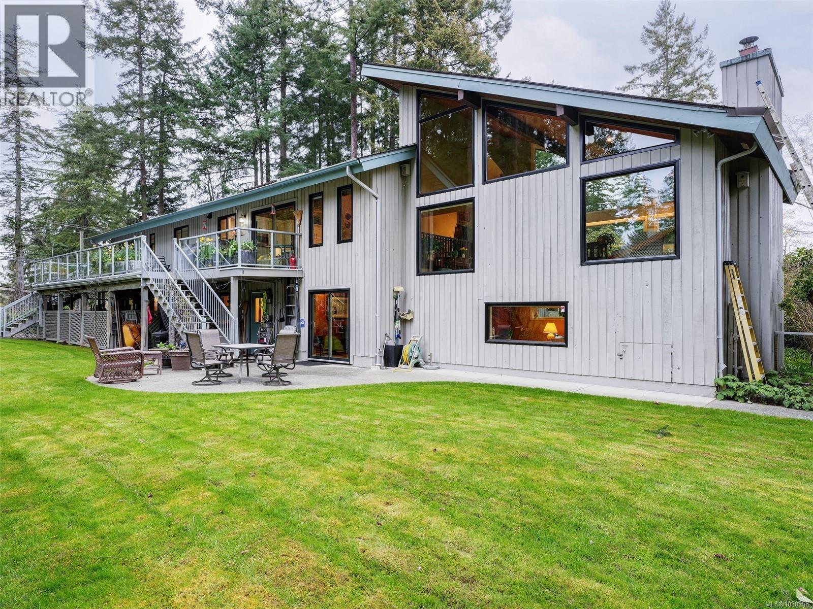  10720 Derrick Road, North Saanich