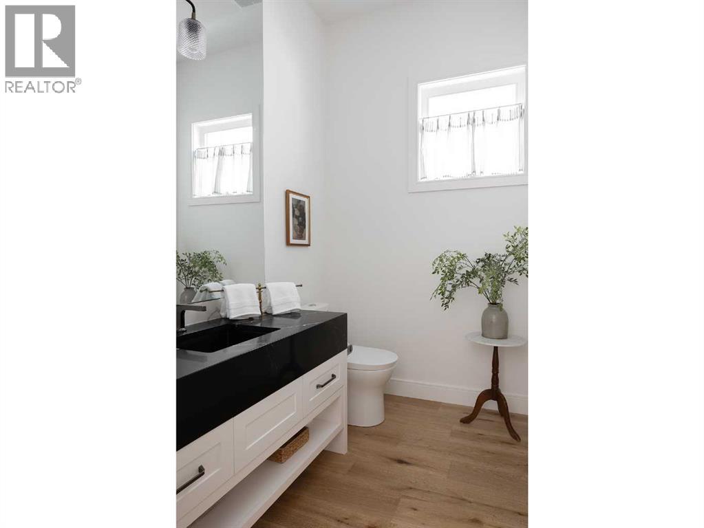 Single Family House for Sale in   Avenue SW Altadore Calgary 