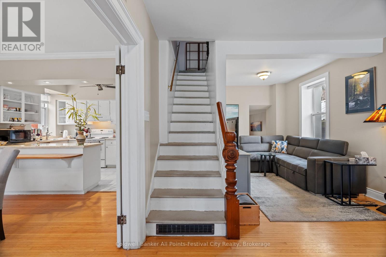 85 CAMBRIA ROAD N - 11