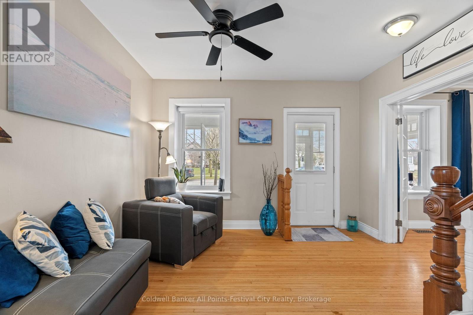 85 CAMBRIA ROAD N - 14