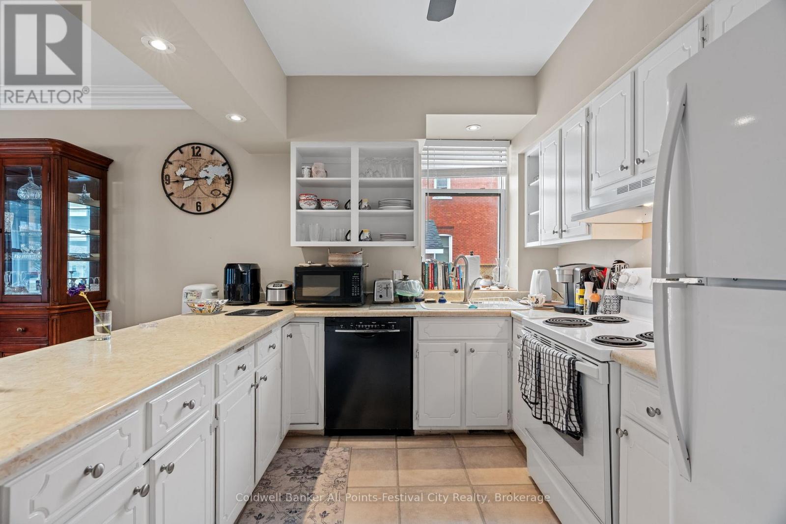 85 CAMBRIA ROAD N - 17