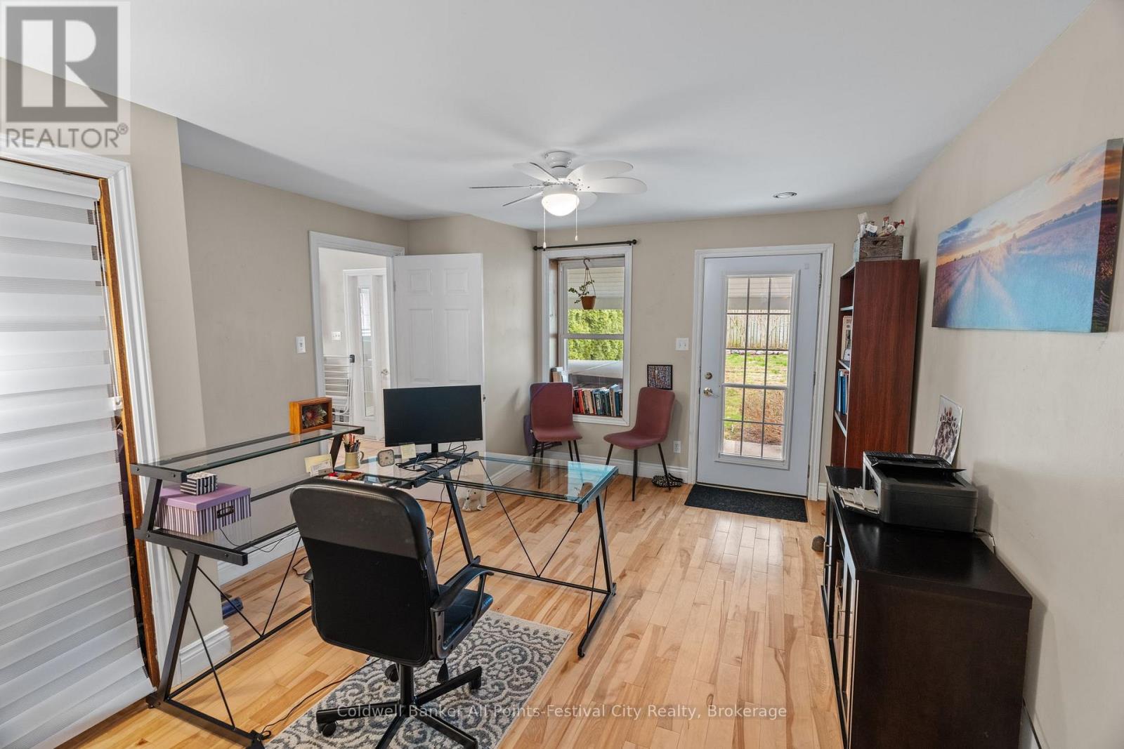 85 CAMBRIA ROAD N - 19