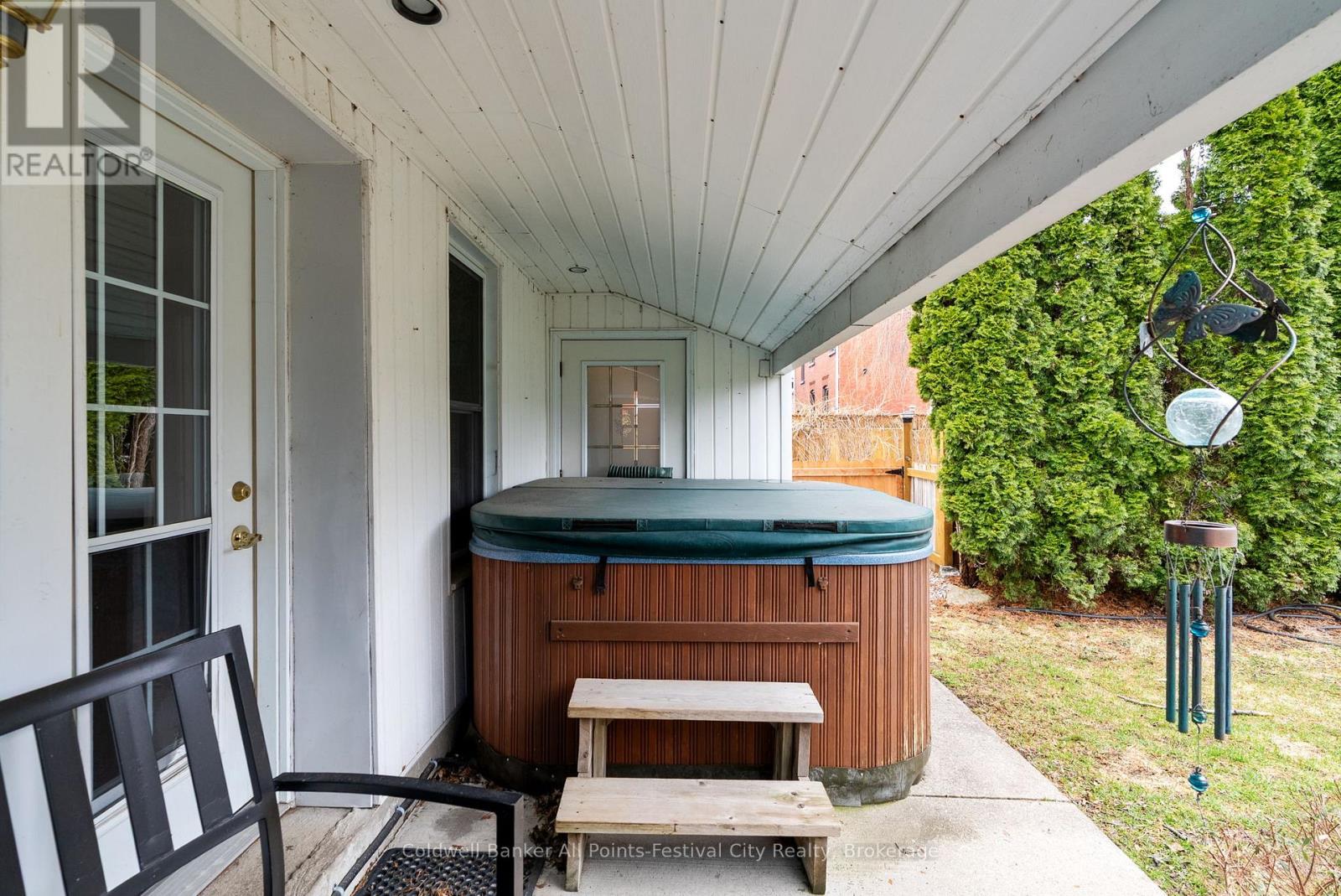 85 CAMBRIA ROAD N - 42