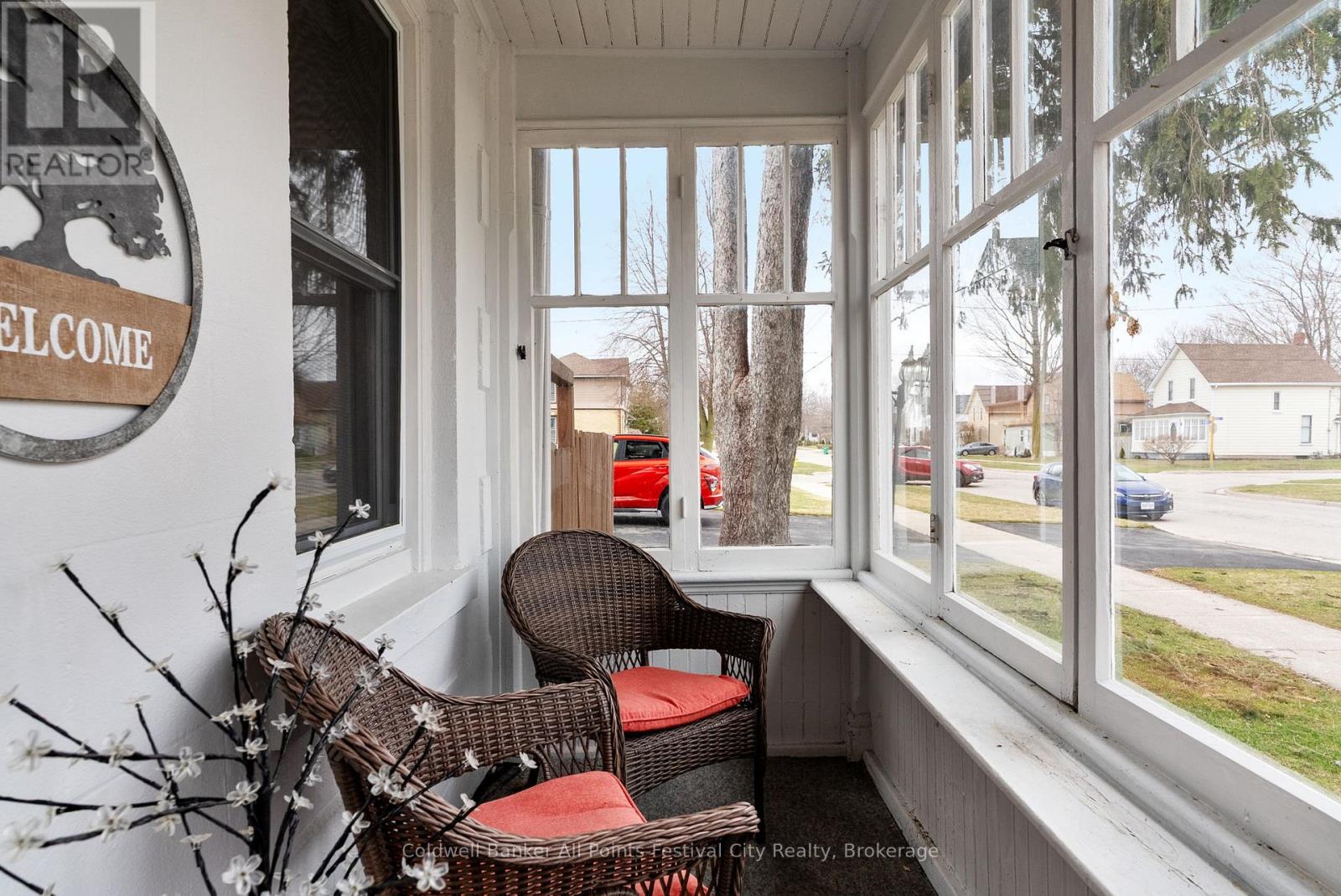 85 CAMBRIA ROAD N - 9