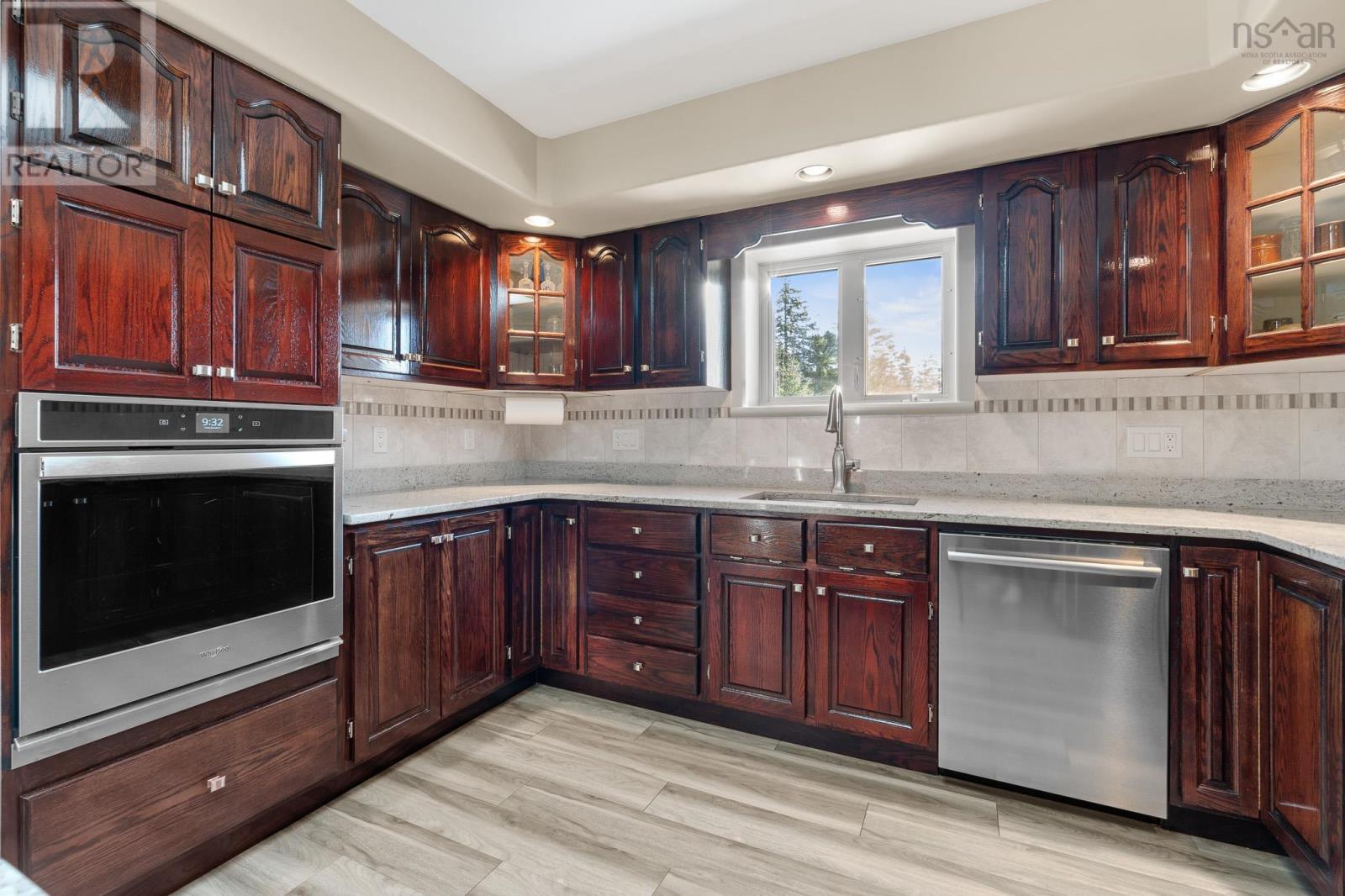 Property 14 of 49 of 1312 Waverley Road