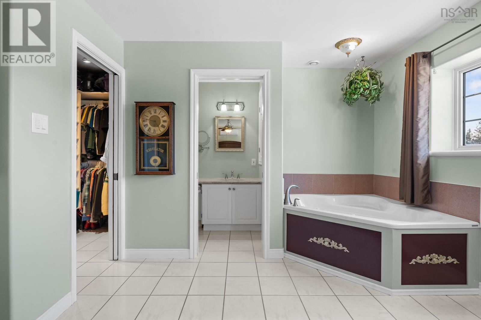 Property 28 of 49 of 1312 Waverley Road