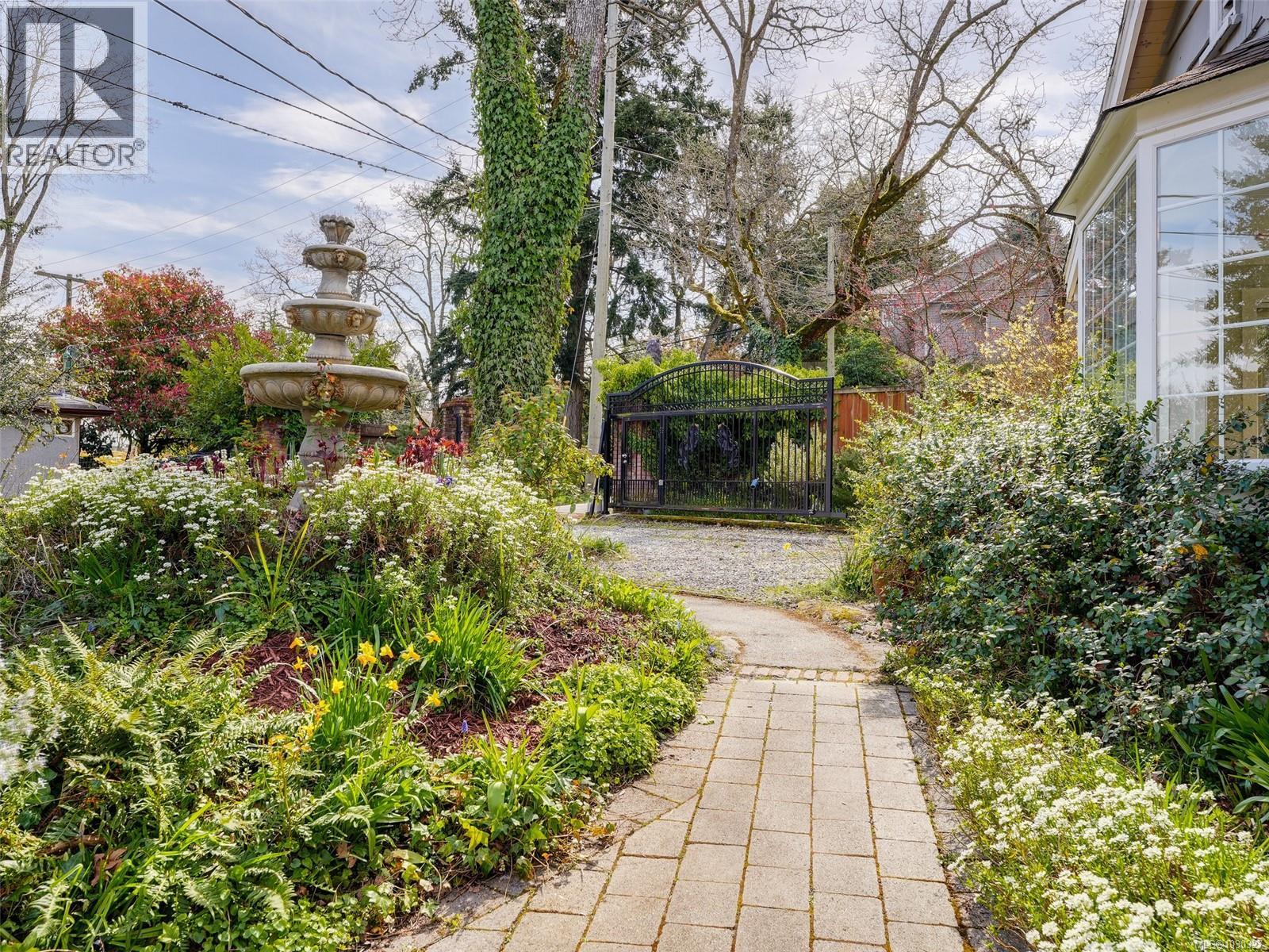  4081 Cedar Hill Road, Saanich