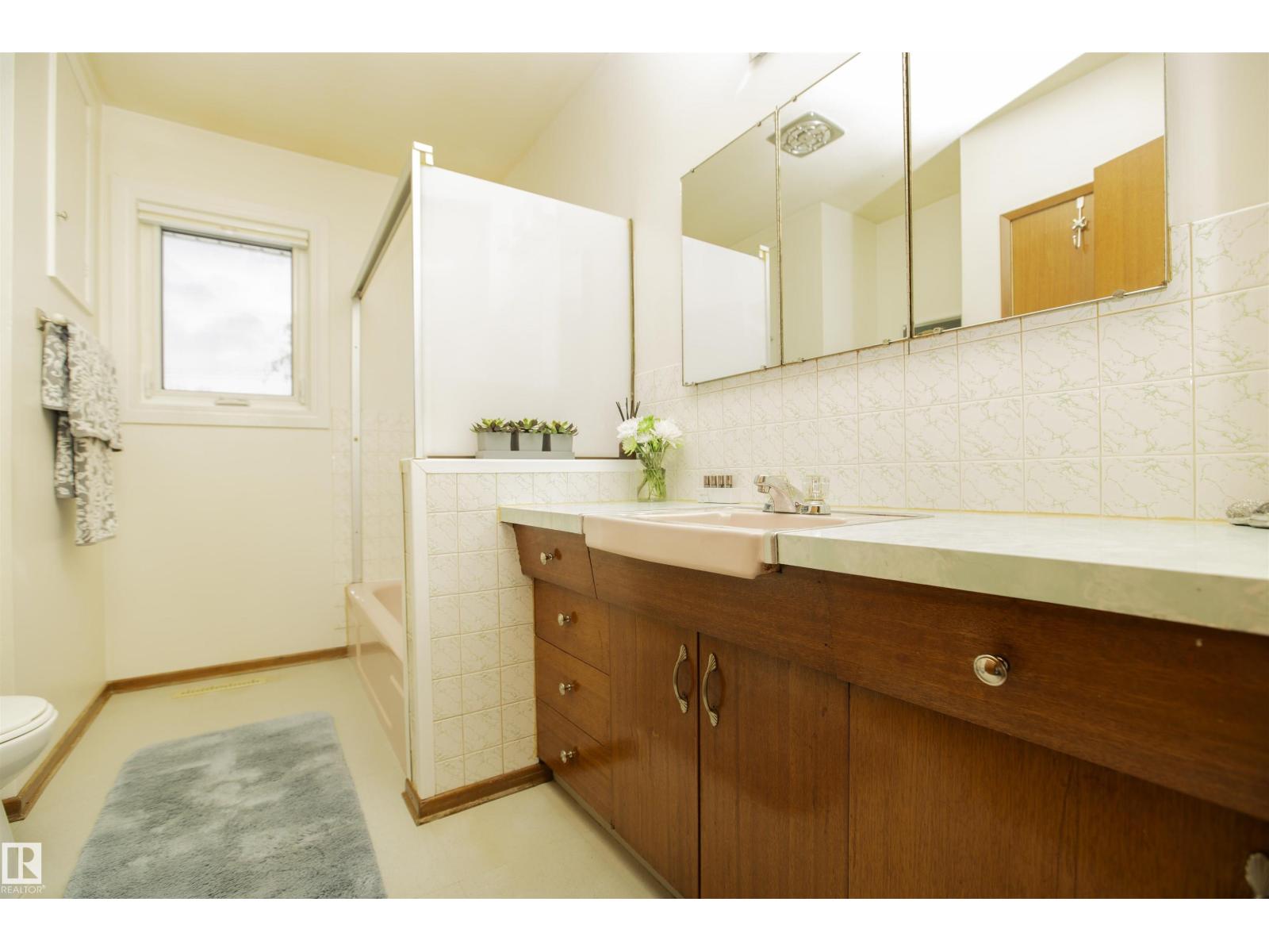 12827 109 ST NW, Edmonton