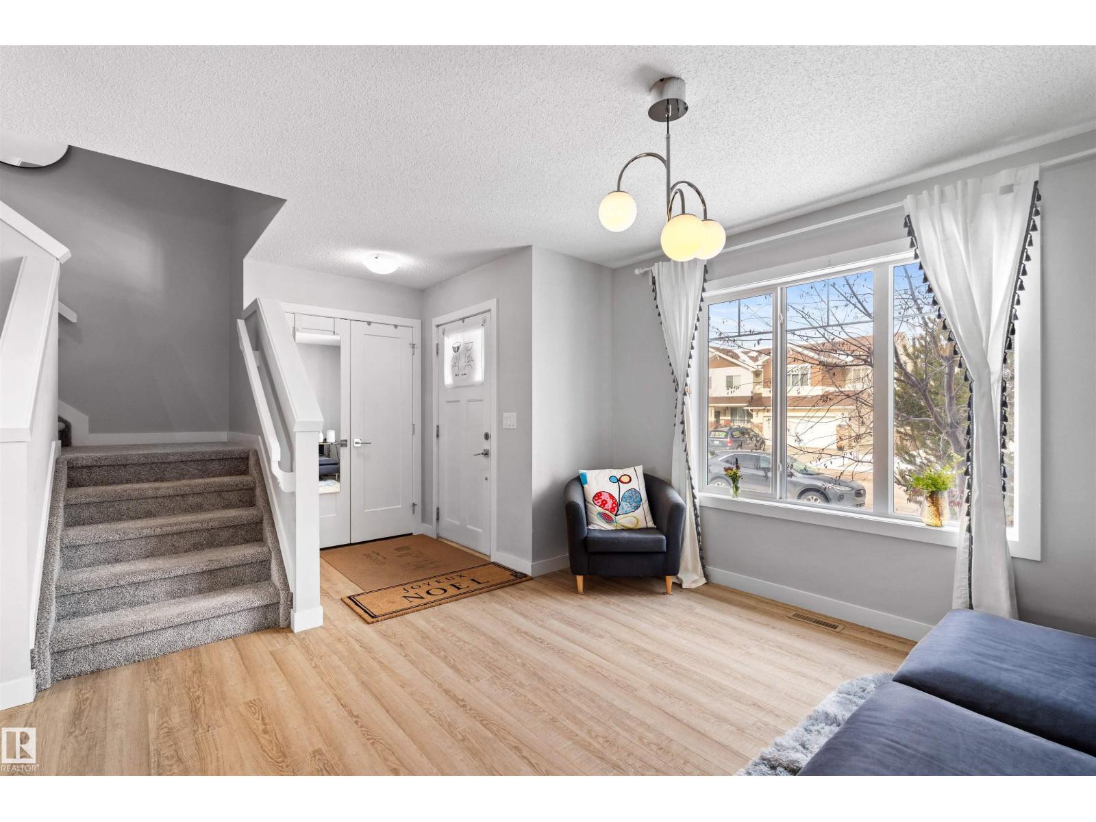 545 CHAPPELLE DR SW, Edmonton