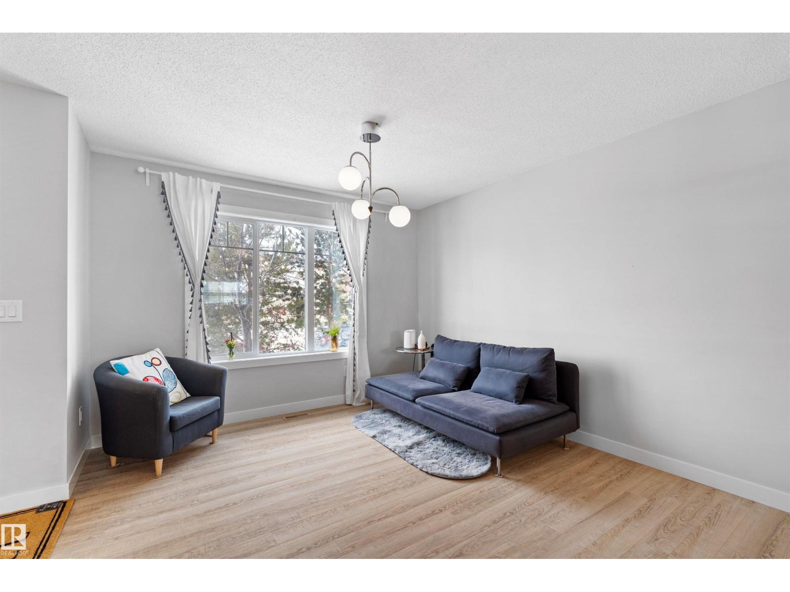 545 CHAPPELLE DR SW, Edmonton